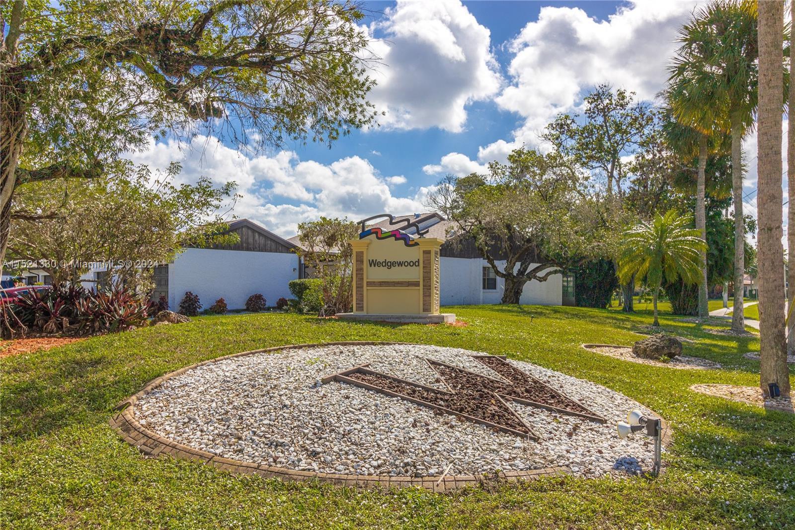 Foto de propiedad en 6343 W Pinehurst Cir W W D36, Tamarac, FL 33321 Tamarac con MLS# 