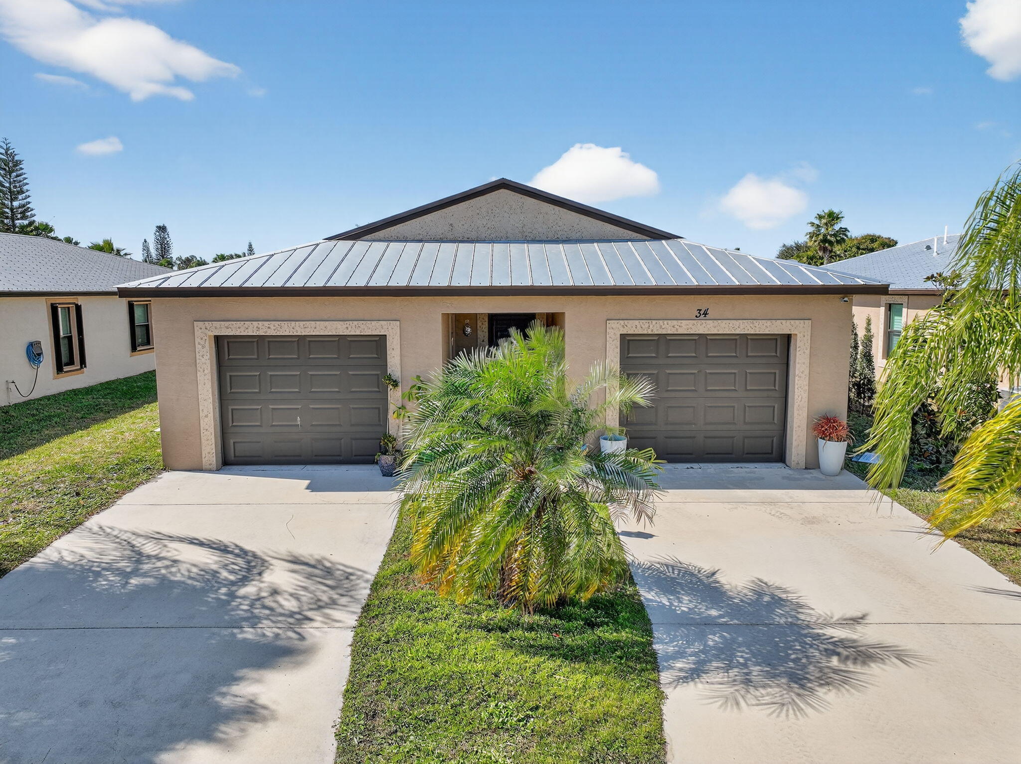 Foto de propiedad en 34 Nogales Way, Port St. Lucie, FL 34952 Port St. Lucie con MLS# 