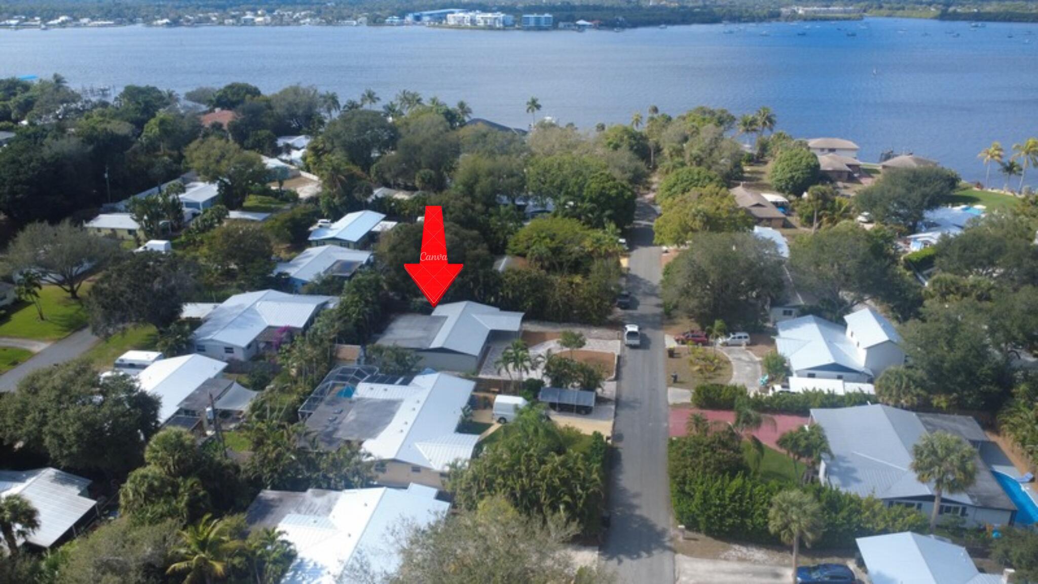 Foto de propiedad en 507 SW North River Point Drive, Stuart, FL 34994 Stuart con MLS# 