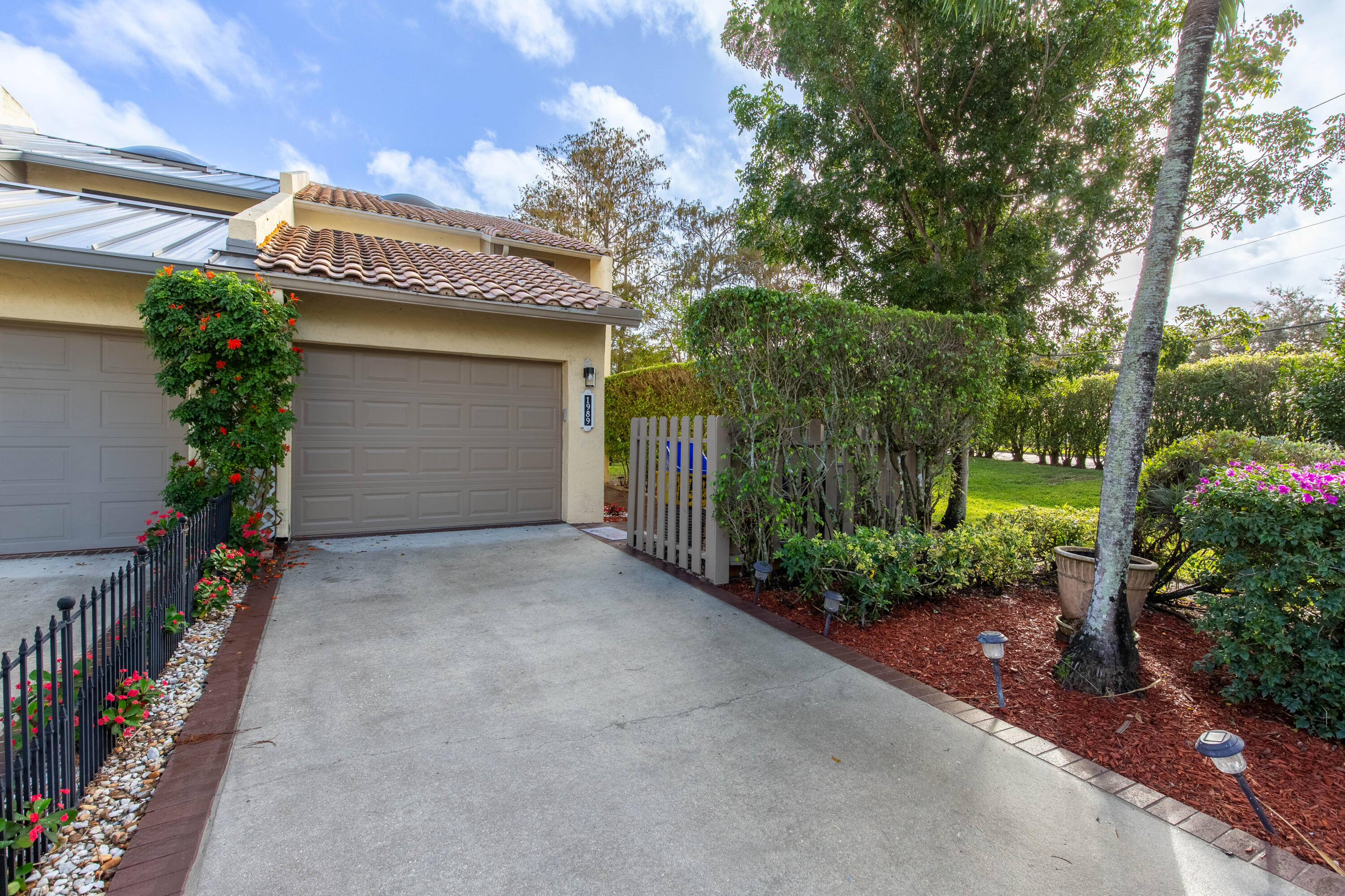 Foto de propiedad en 1989 Canterbury Circle, Wellington, FL 33414 Wellington con MLS# 