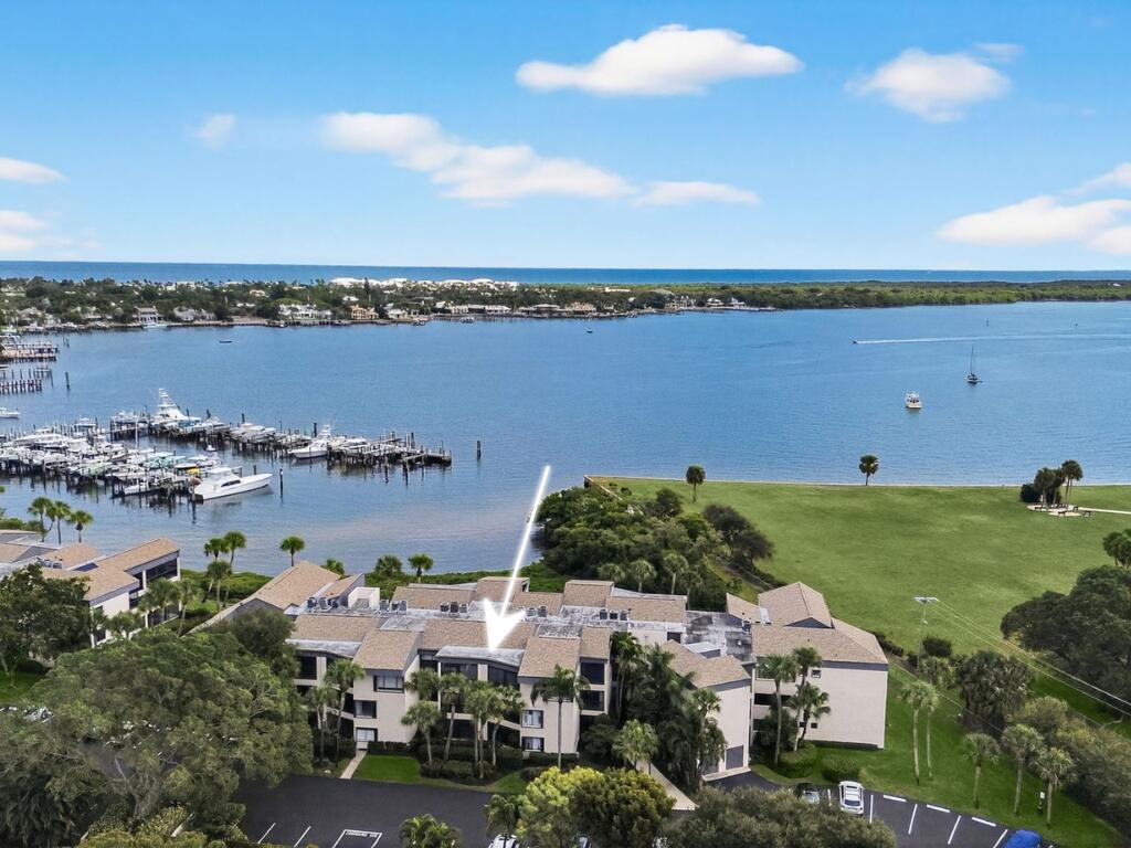Foto de propiedad en 1660 Twelve Oaks Way 303, North Palm Beach, FL 33408 North Palm Beach con MLS# 