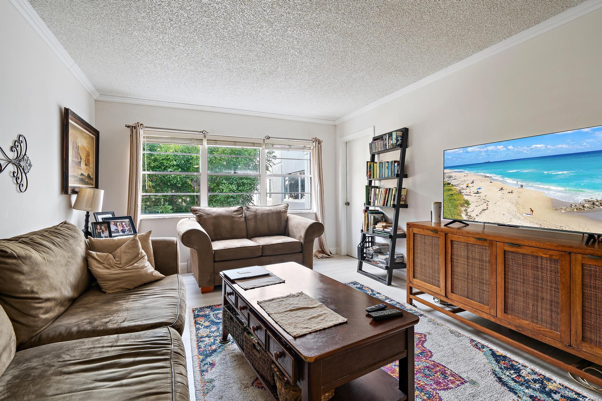 Foto de propiedad en 1516 S Lakeside Drive 207, Lake Worth Beach, FL 33460 Lake Worth Beach con MLS# 