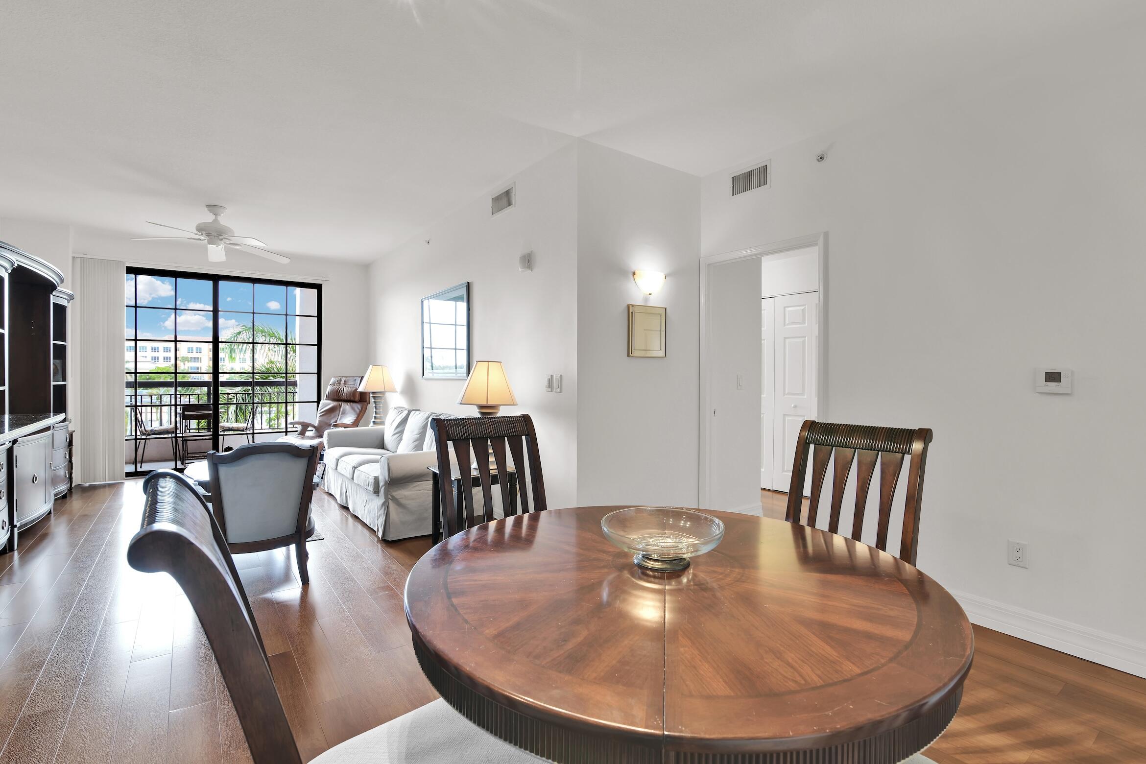 Foto de propiedad en 233 S Federal Highway 421, Boca Raton, FL 33432 Boca Raton con MLS# 