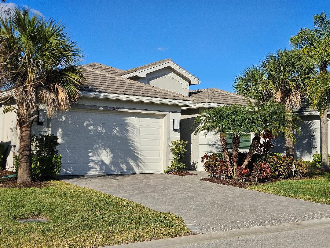 Foto de propiedad en 11087 SW Carriage Hill Lane, Port St. Lucie, FL 34987 Port St. Lucie con MLS# 