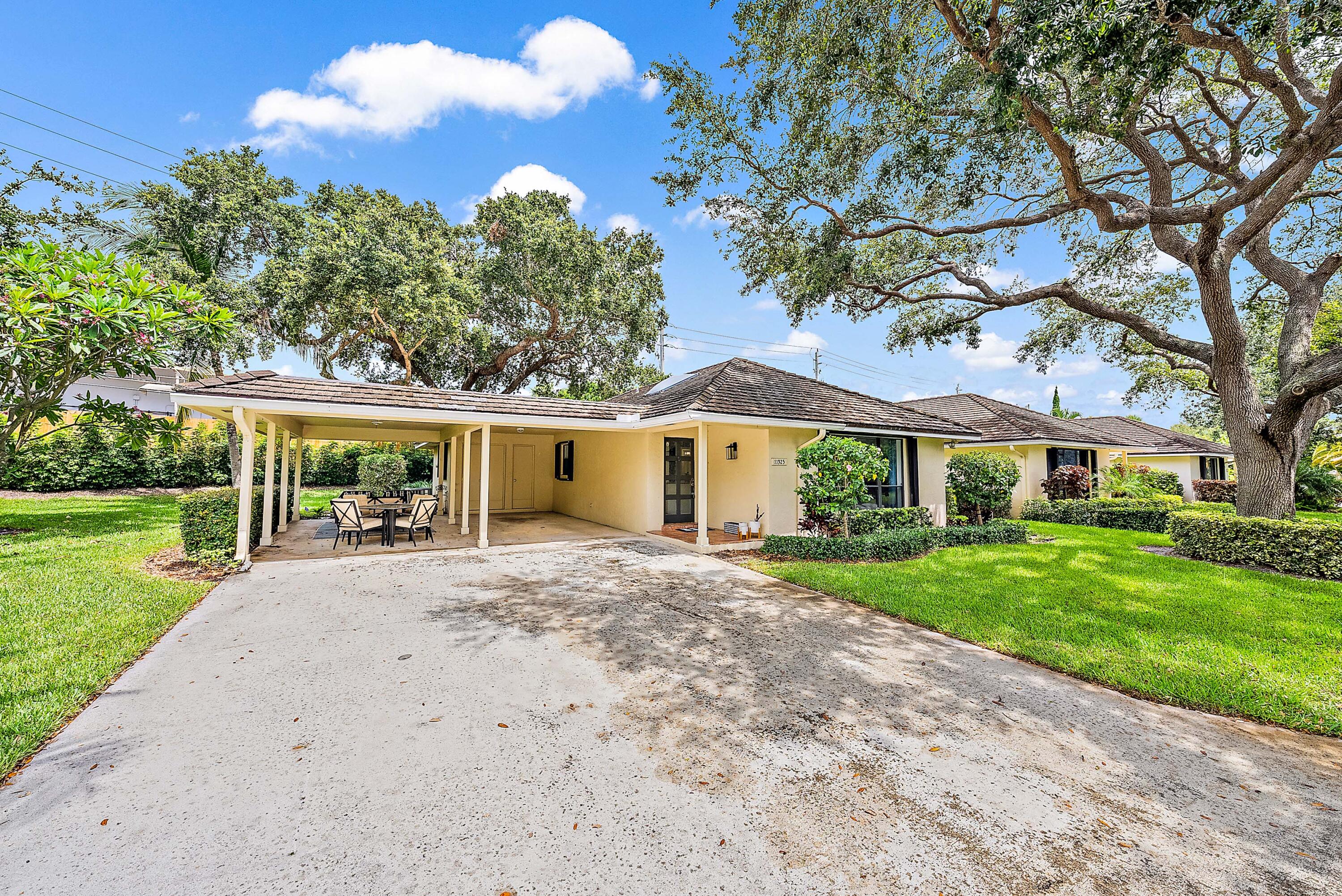Foto de propiedad en 11325 Twelve Oaks Way, North Palm Beach, FL 33408 North Palm Beach con MLS# 