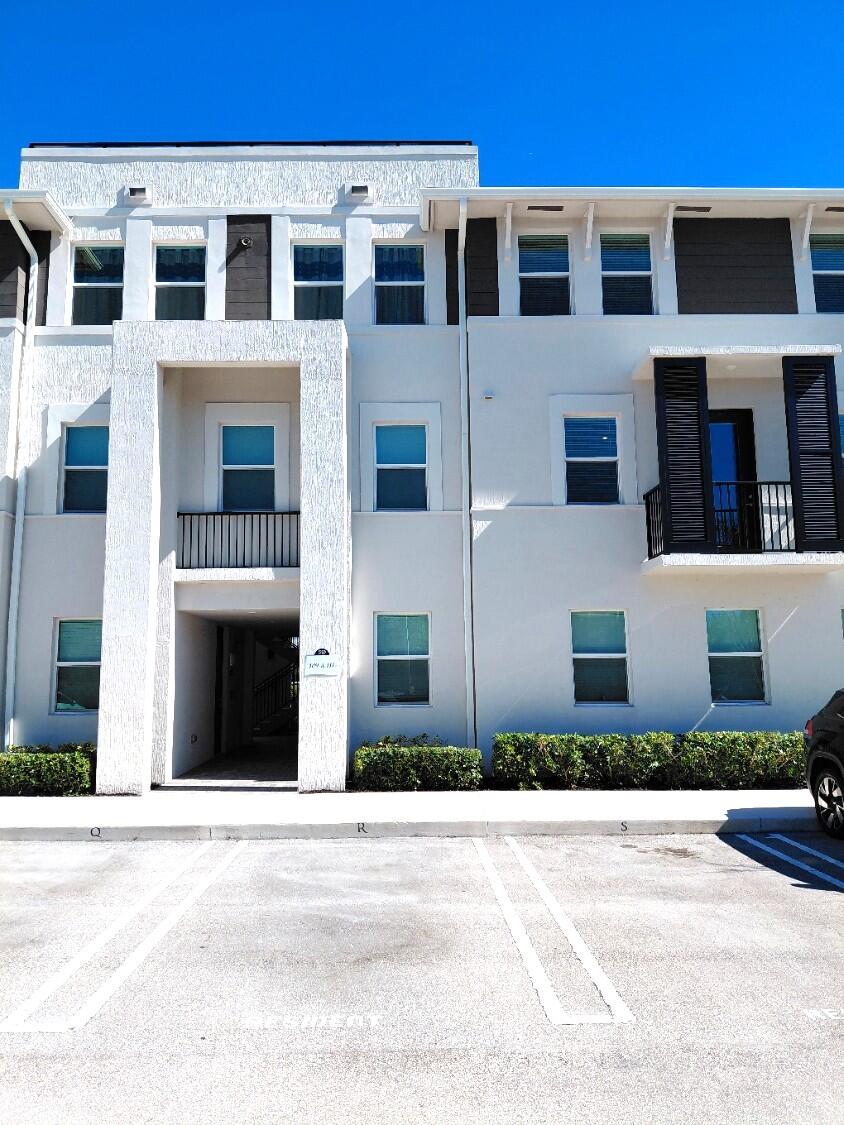 Foto de propiedad en 8878 Lake Worth Road 209, Lake Worth, FL 33467 Lake Worth con MLS# 