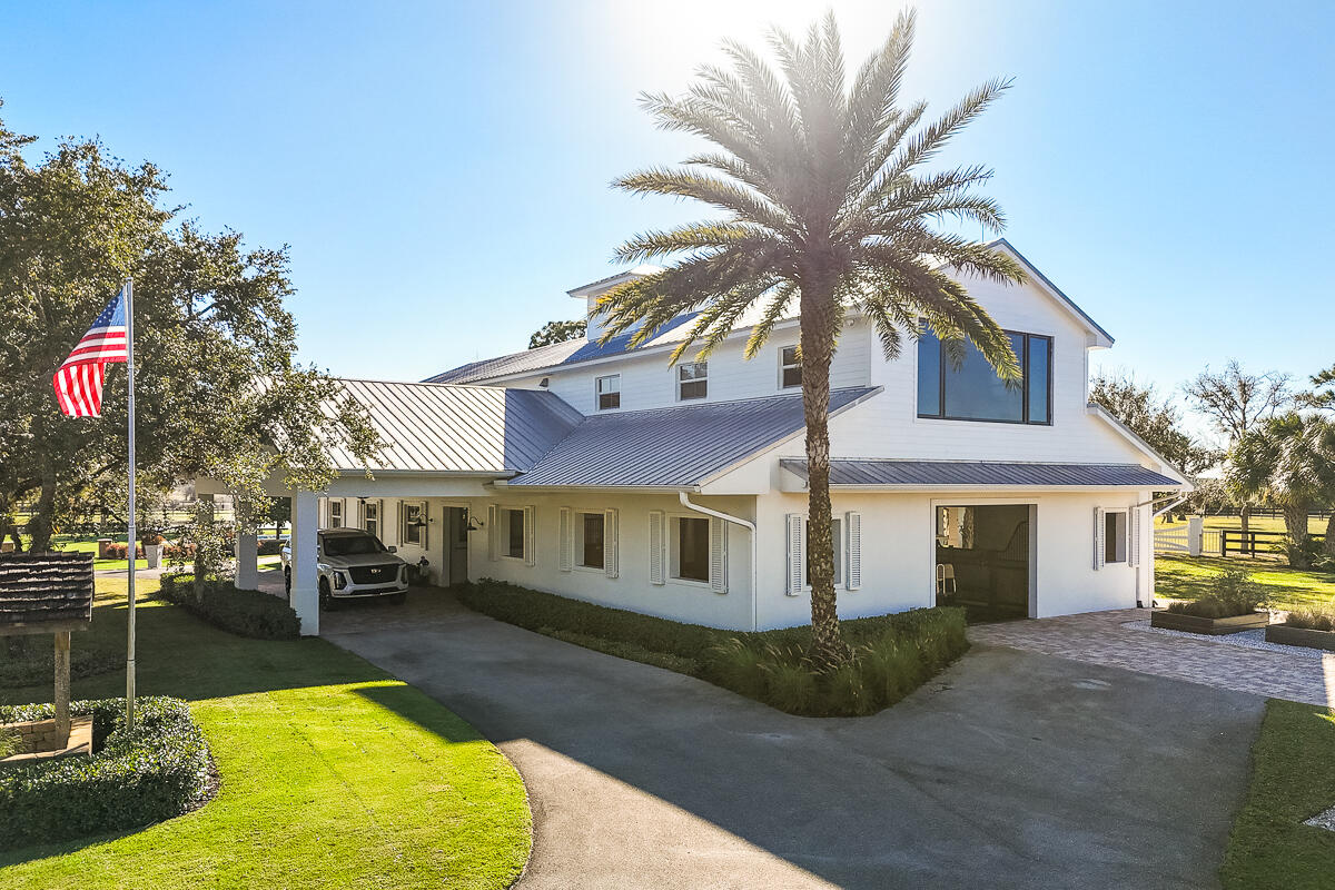 Foto de propiedad en 2541 SW Trailside Path, Stuart, FL 34997 Stuart con MLS# 