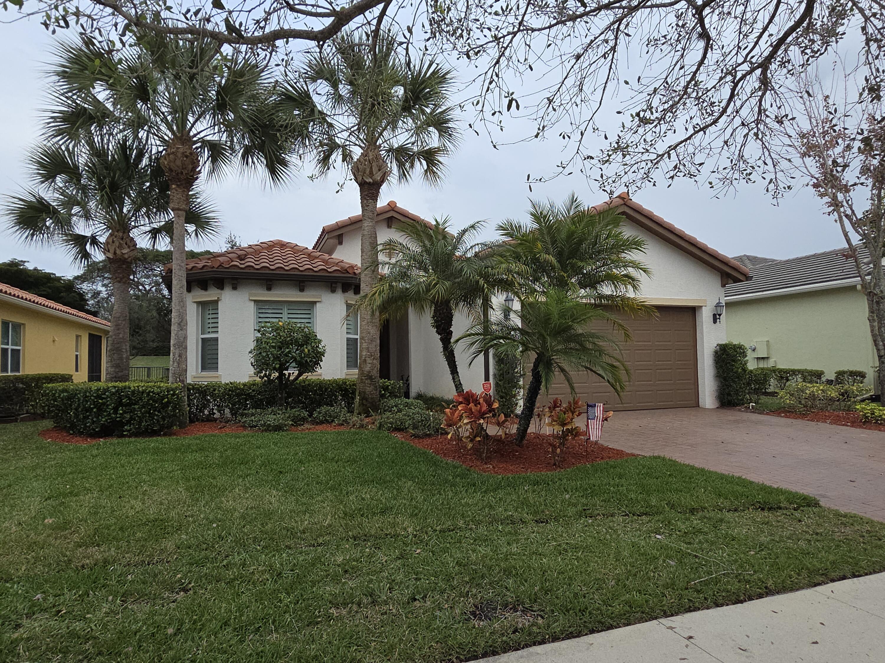Live where every day feels like a vacation.Welcome home to Portosol.