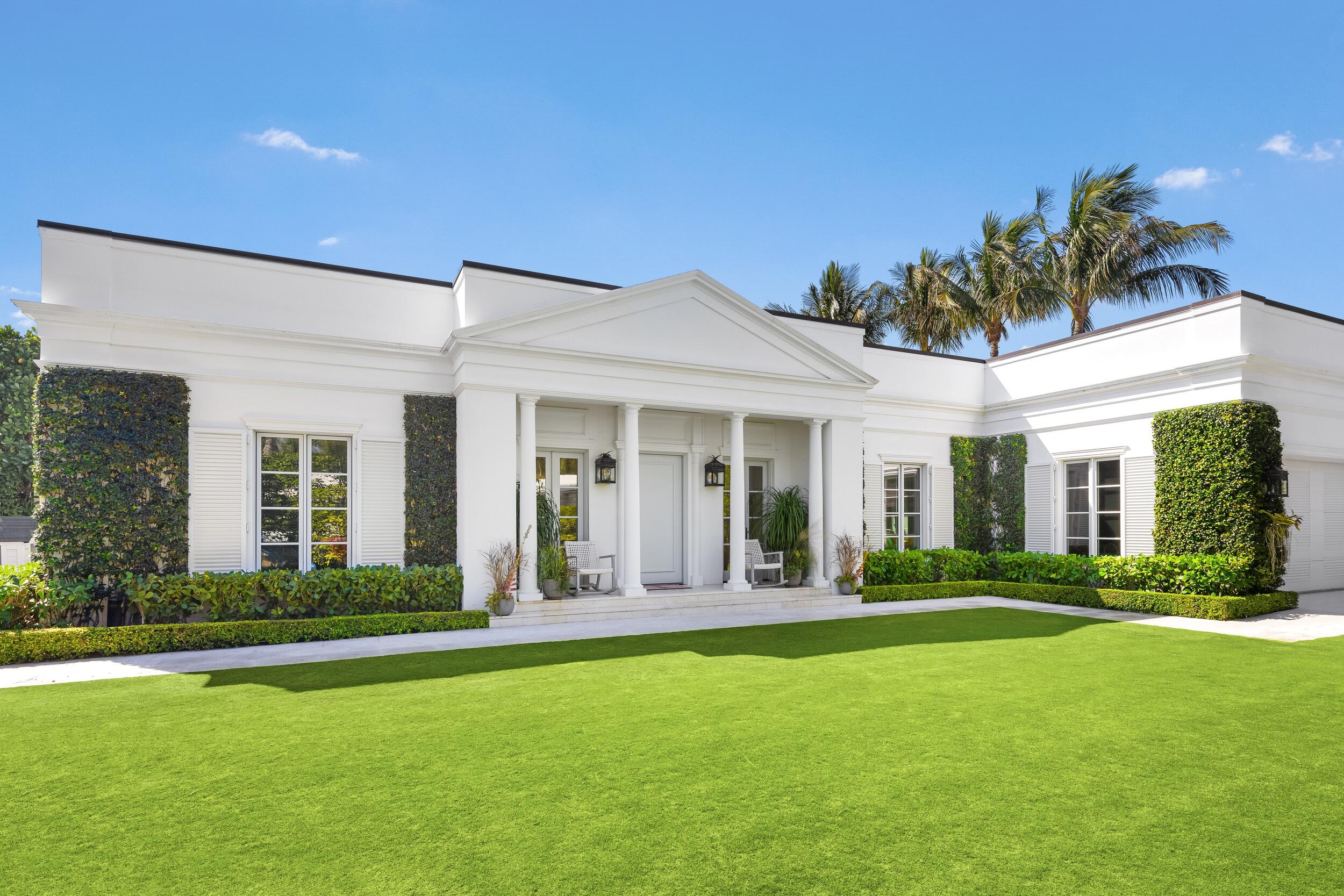 Foto de propiedad en 208 Sandpiper Drive, Palm Beach, FL 33480 Palm Beach con MLS# 