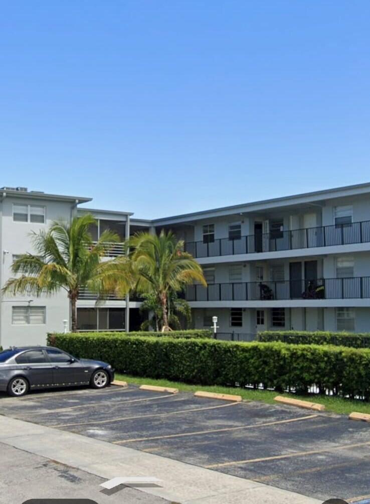 Alquilada 1100 NE 1st Court 305, Hallandale Beach, FL 33009, Hallandale Beach, FL 33009