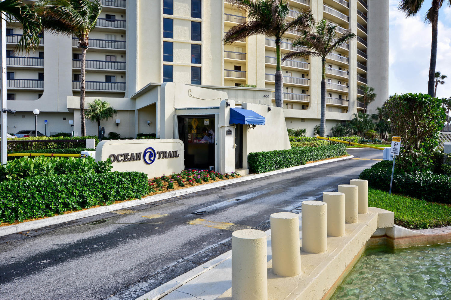 Foto de propiedad en 100 Ocean Trail Way 204, Jupiter, FL 33477 Jupiter con MLS# 