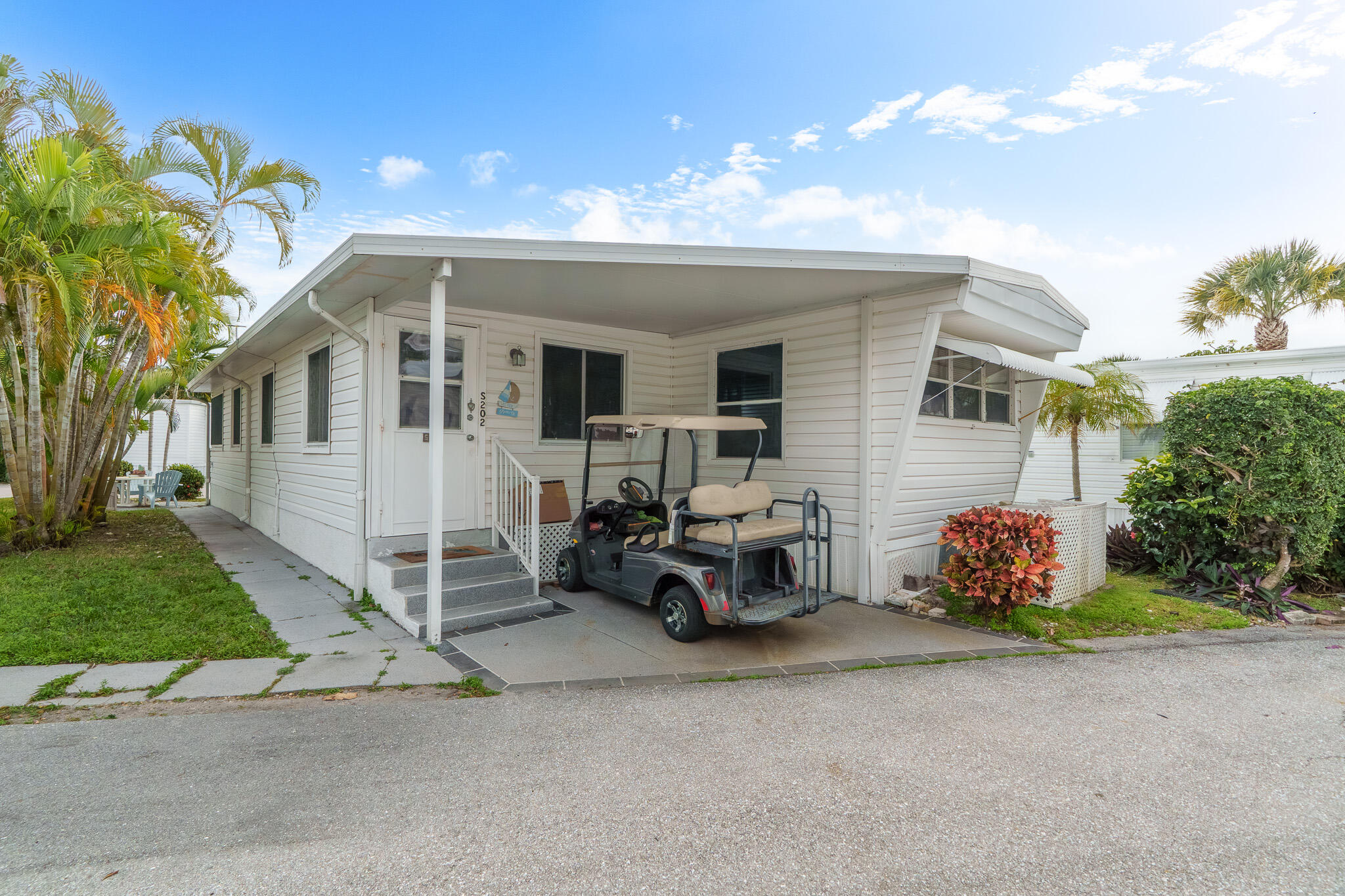 Foto de propiedad en 202 N Ibis S, Briny Breezes, FL 33435 Briny Breezes con MLS# 