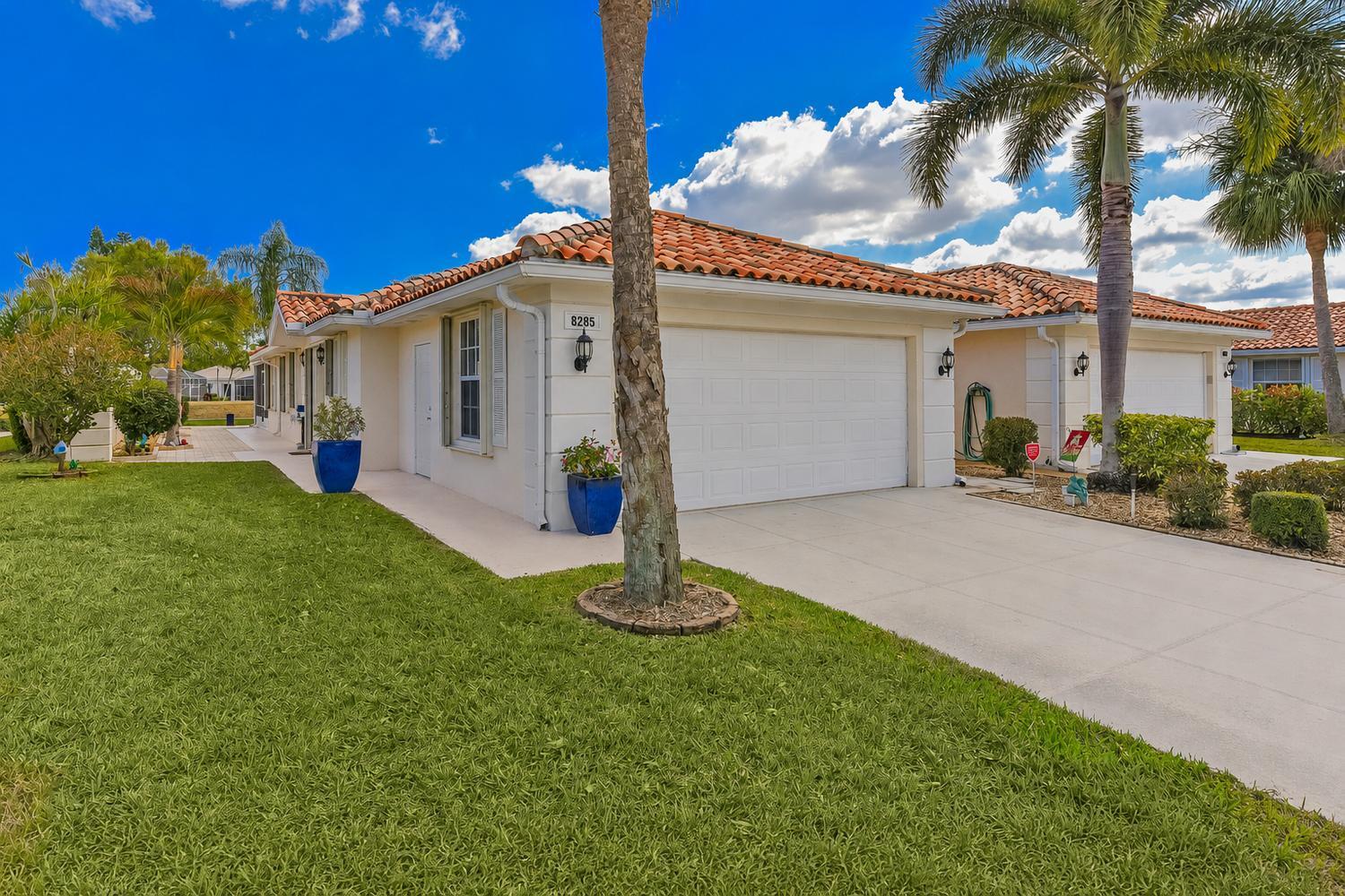 Foto de propiedad en 8285 SE Double Tree Drive, Hobe Sound, FL 33455 Hobe Sound con MLS# 