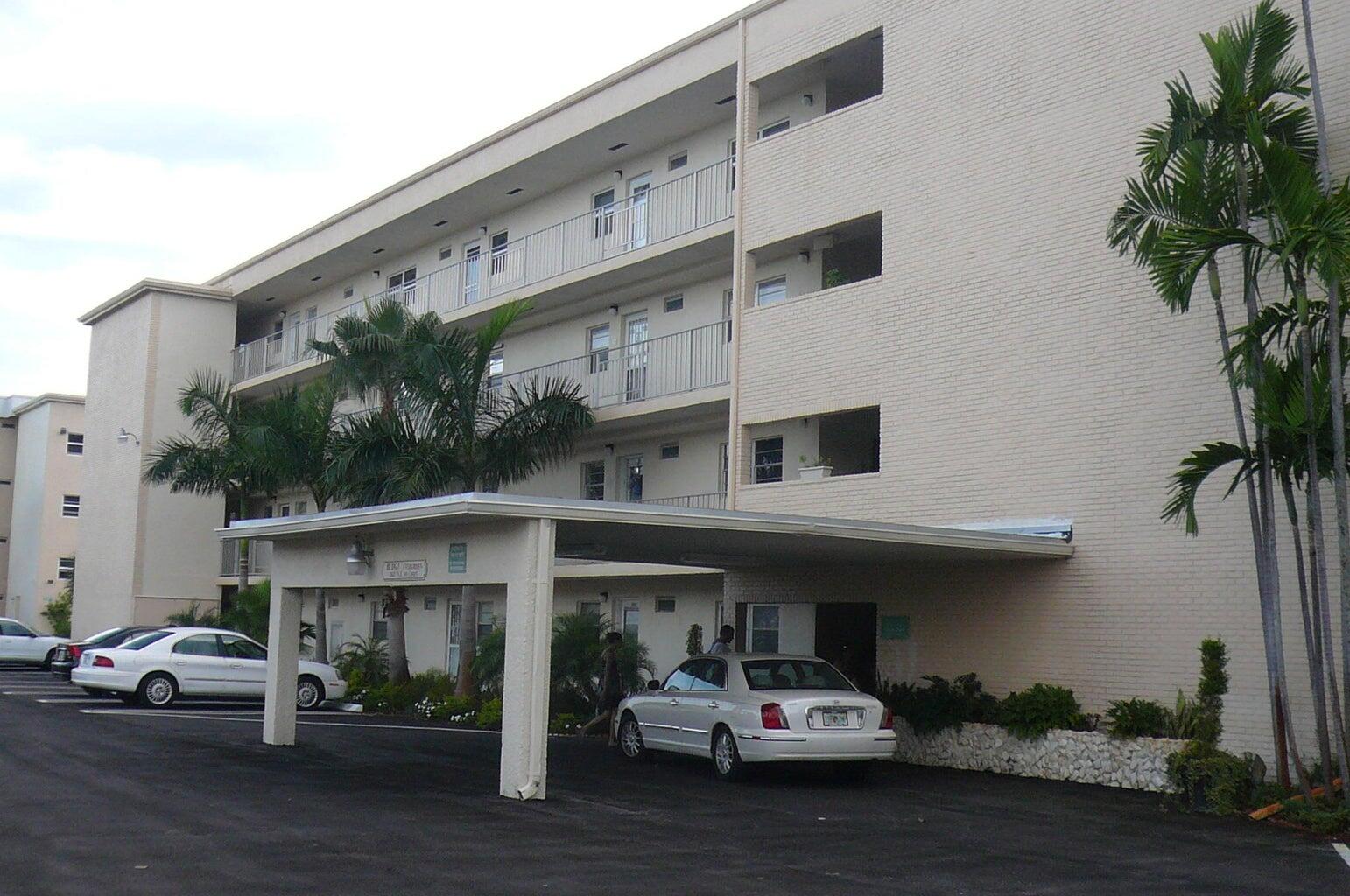 Foto de propiedad en 2400 NE 1st Lane 206, Boynton Beach, FL 33435 Boynton Beach con MLS# 