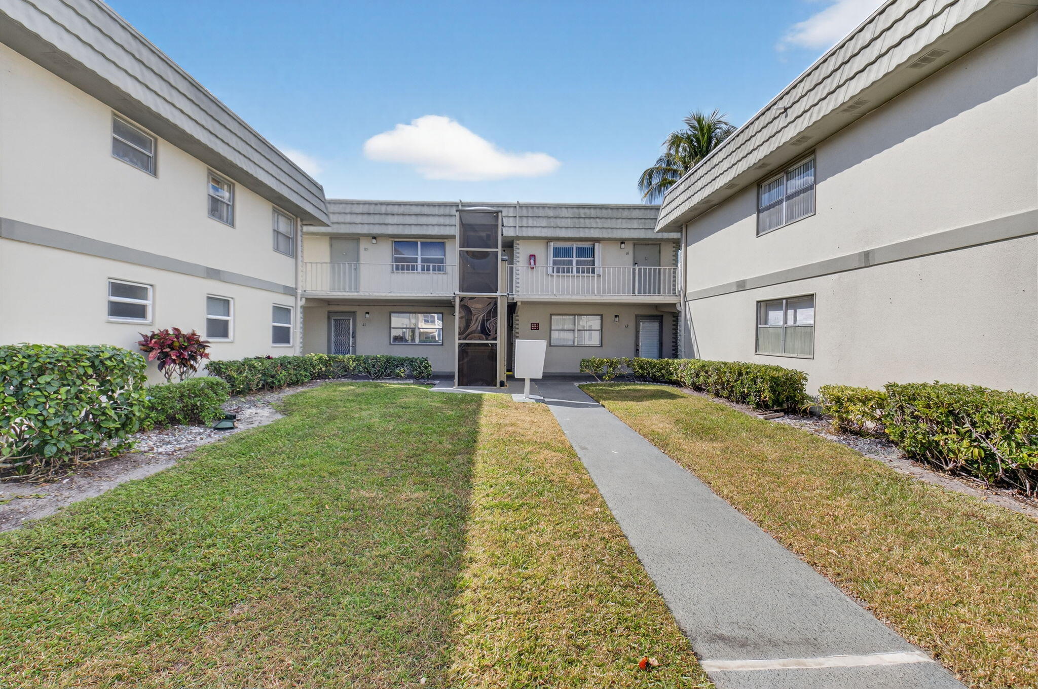 Foto de propiedad en 61 Brittany B 61, Delray Beach, FL 33446 Delray Beach con MLS# 