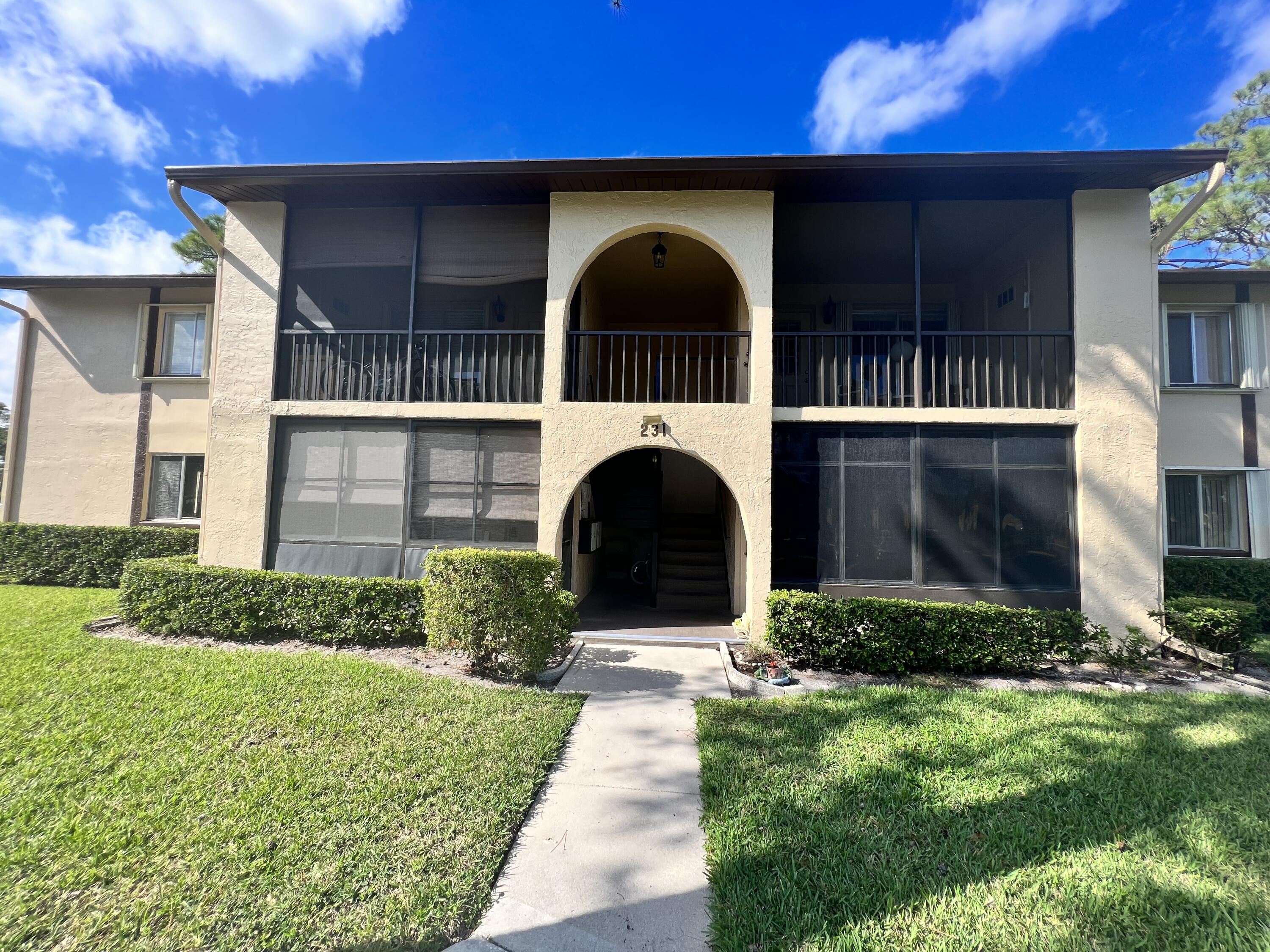 Foto de propiedad en 231 Pine Hov Circle A-1, Greenacres, FL 33463 Greenacres con MLS# 