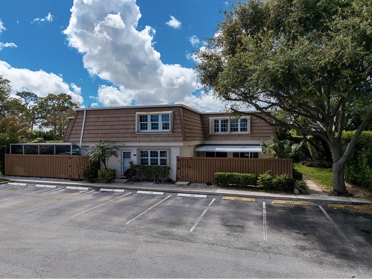 Foto de propiedad en 4300 Hazel Avenue D, Palm Beach Gardens, FL 33410 Palm Beach Gardens con MLS# 