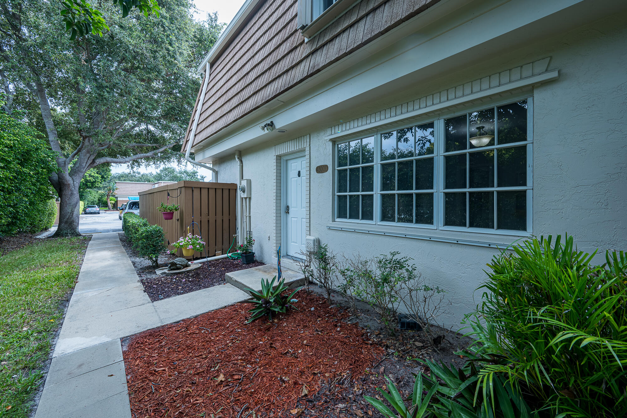 Foto de propiedad en 4300 Hazel Avenue D, Palm Beach Gardens, FL 33410 Palm Beach Gardens con MLS# 