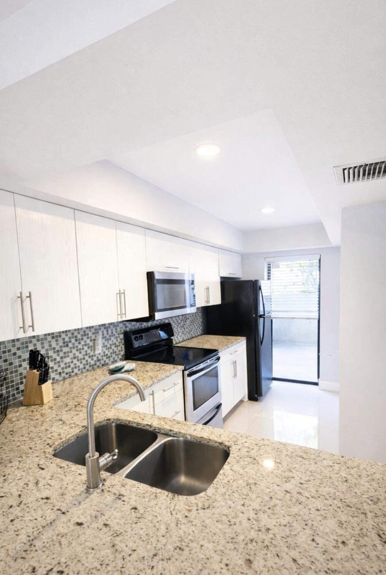 Foto de propiedad en 11596 NW 45th Street 4, Coral Springs, FL 33065 Coral Springs con MLS# 