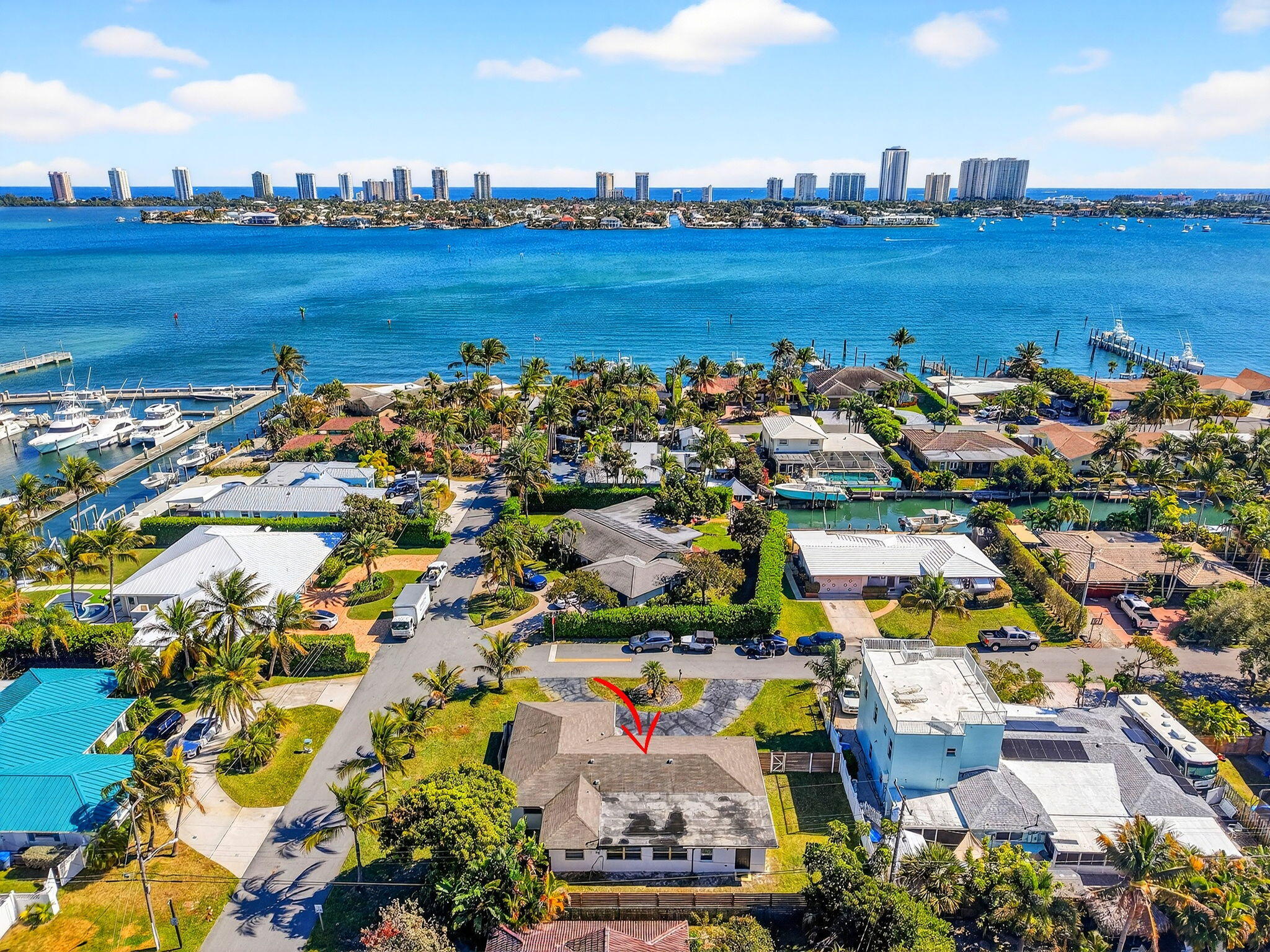 Foto de propiedad en 3651 Palm Drive, Riviera Beach, FL 33404 Riviera Beach con MLS# 