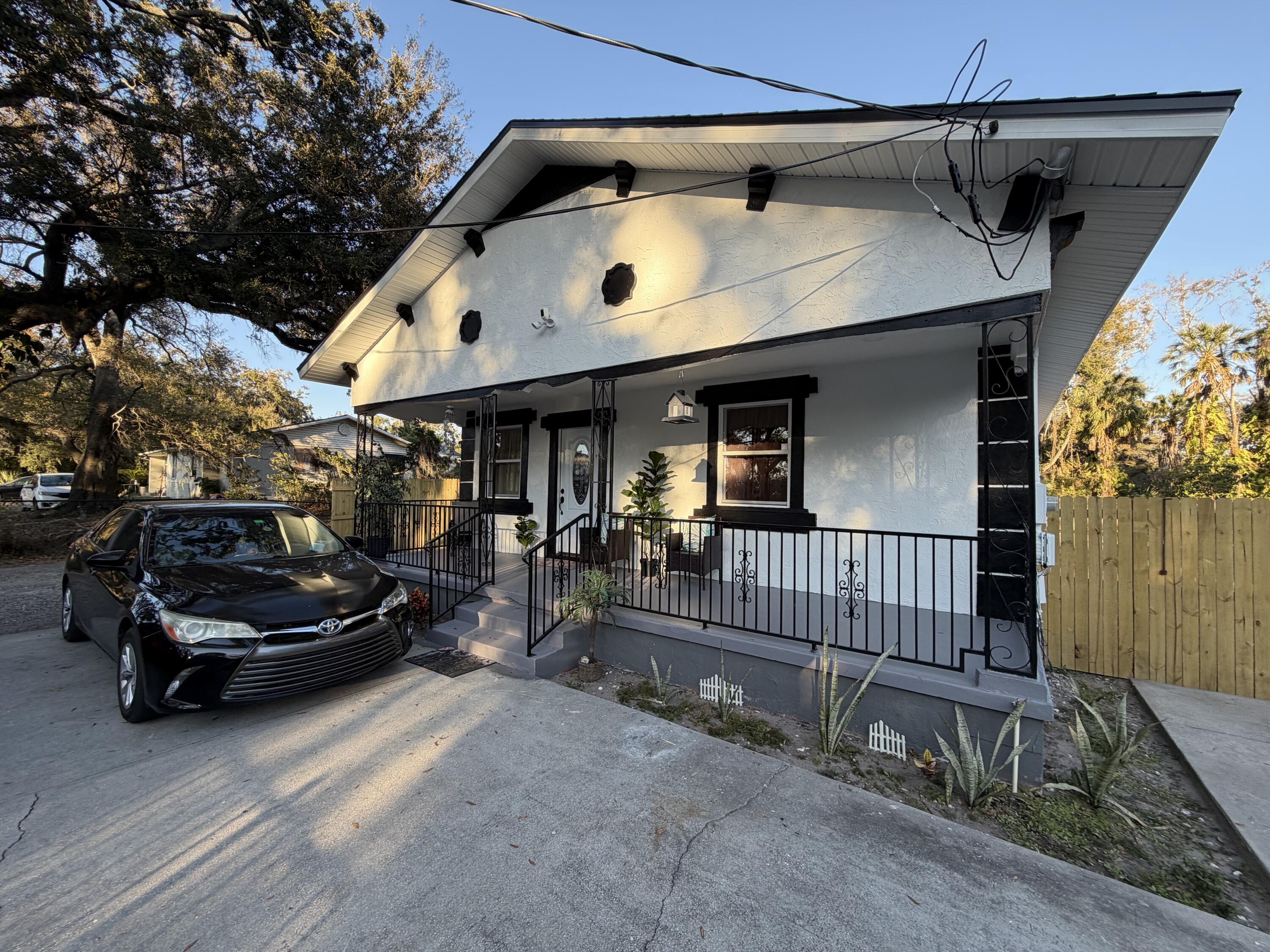 Foto de propiedad en 1606 S 45 Street, Tampa, FL 33619 Tampa con MLS# 