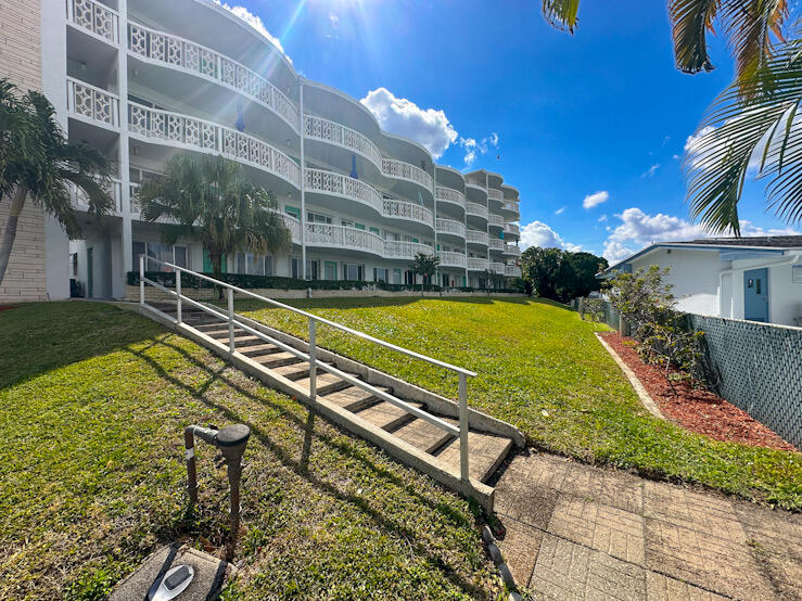 Vendido 2381 Sunset Avenue 414, Lake Worth Beach, FL 33461, Lake Worth Beach, FL 33461