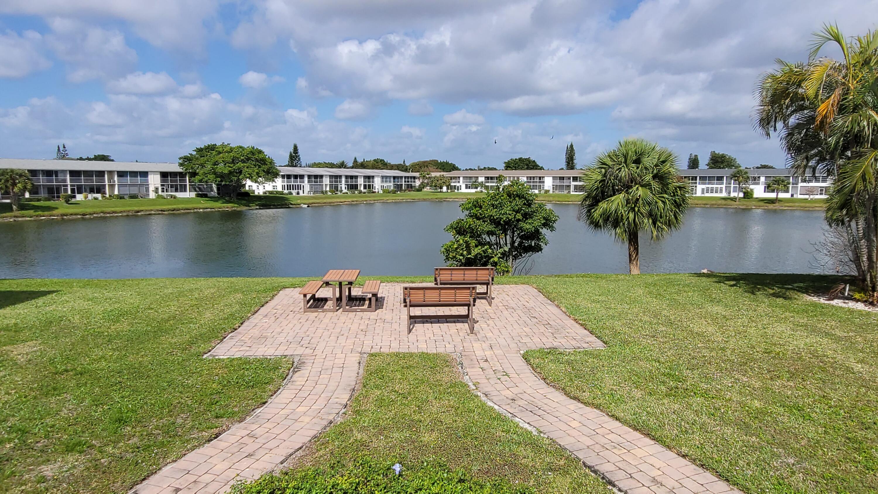 Vendido 114 Chatham E, West Palm Beach, FL 33417, West Palm Beach, FL 33417