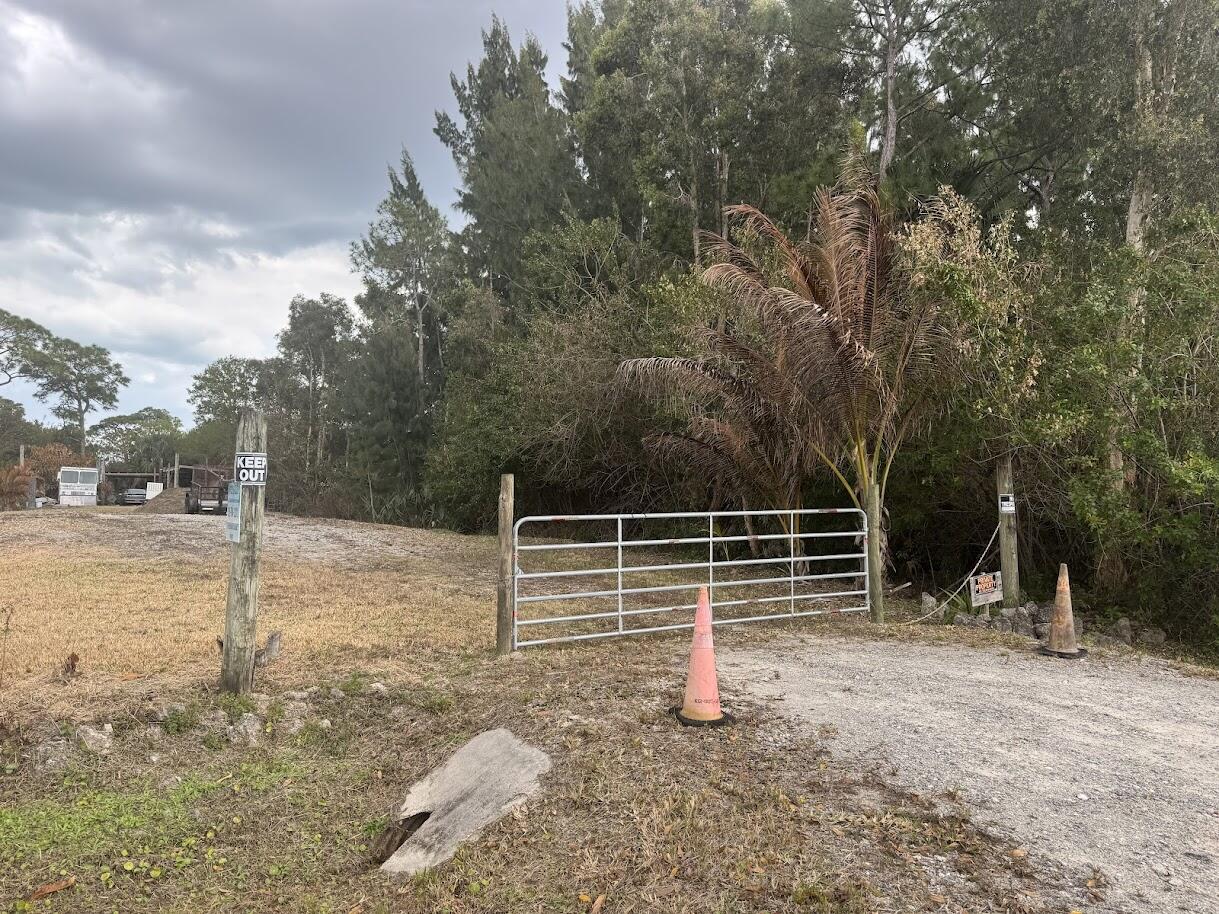 Foto de propiedad en Tbd Maravilla Boulevard, Fort Pierce, FL 34982 Fort Pierce con MLS# 