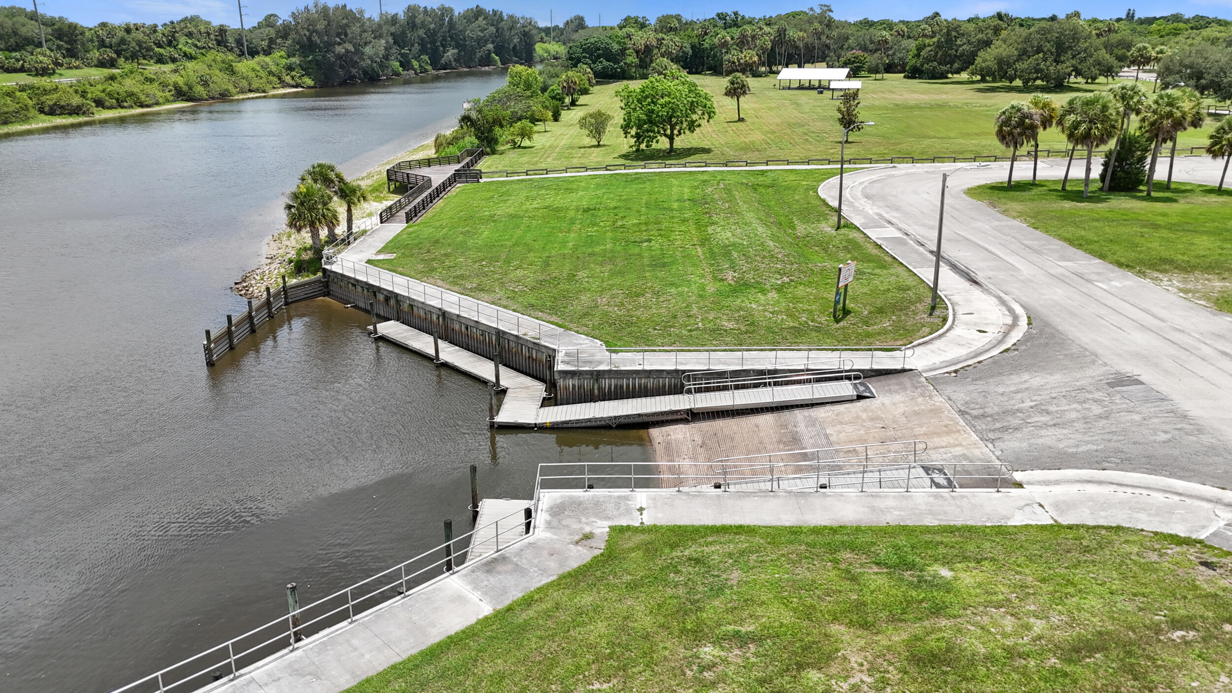 Foto de propiedad en 00 SW Tommy Clements Street, Indiantown, FL 34956 Indiantown con MLS# 