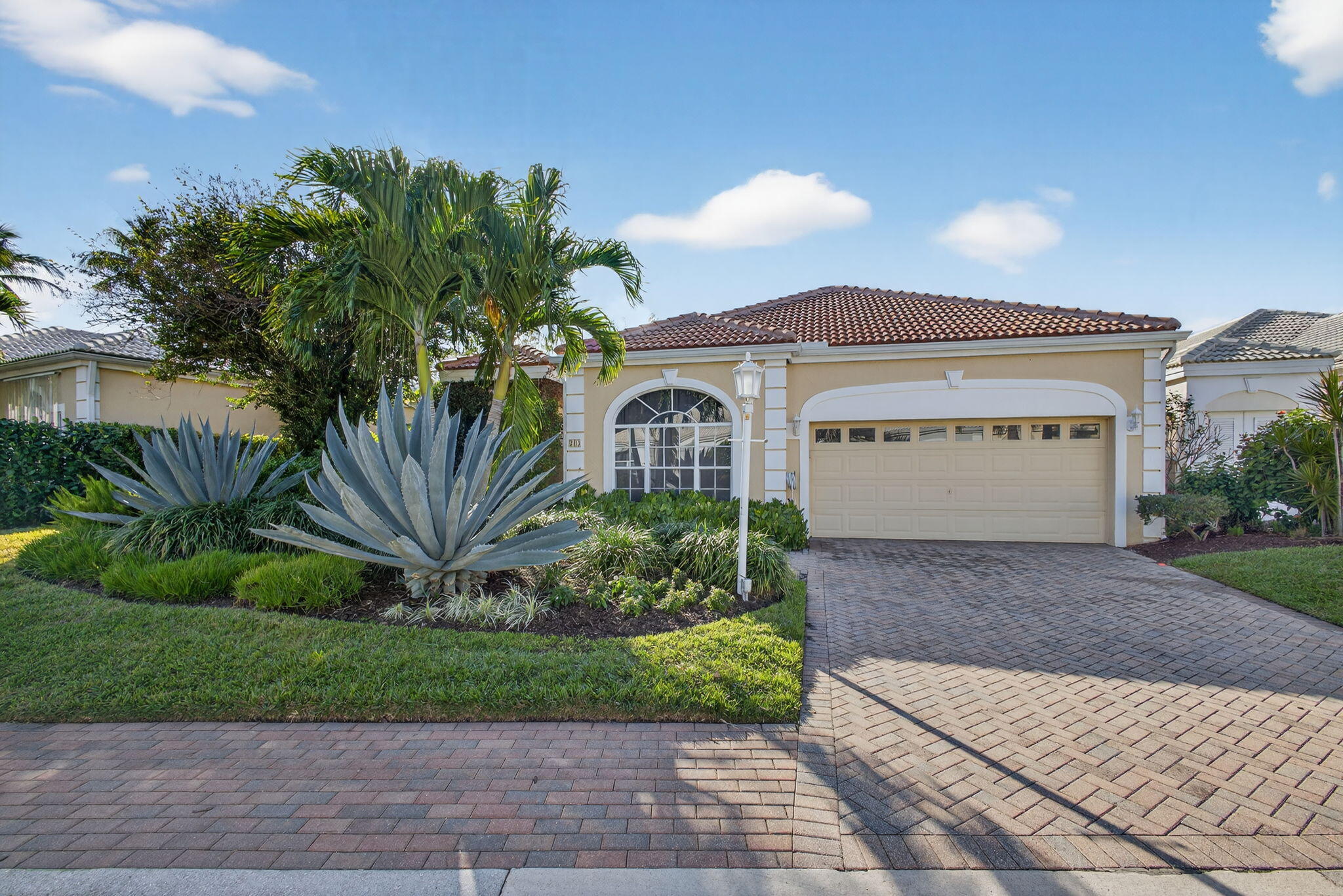 Foto de propiedad en 203 Coral Cay Terrace, Palm Beach Gardens, FL 33418 Palm Beach Gardens con MLS# 