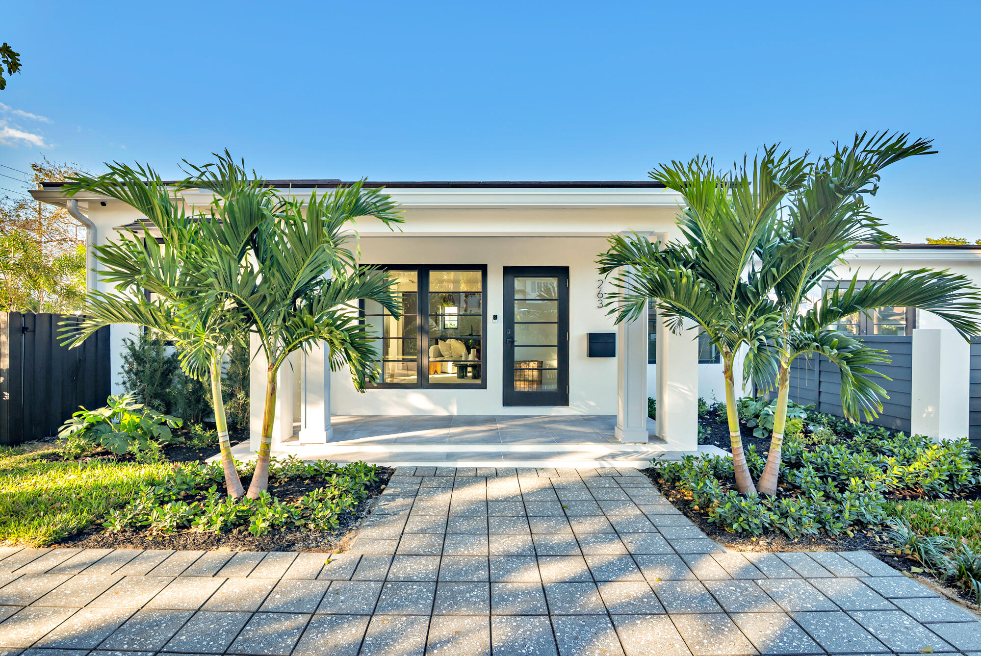 Foto de propiedad en 263 Alhambra Place, West Palm Beach, FL 33405 West Palm Beach con MLS# 