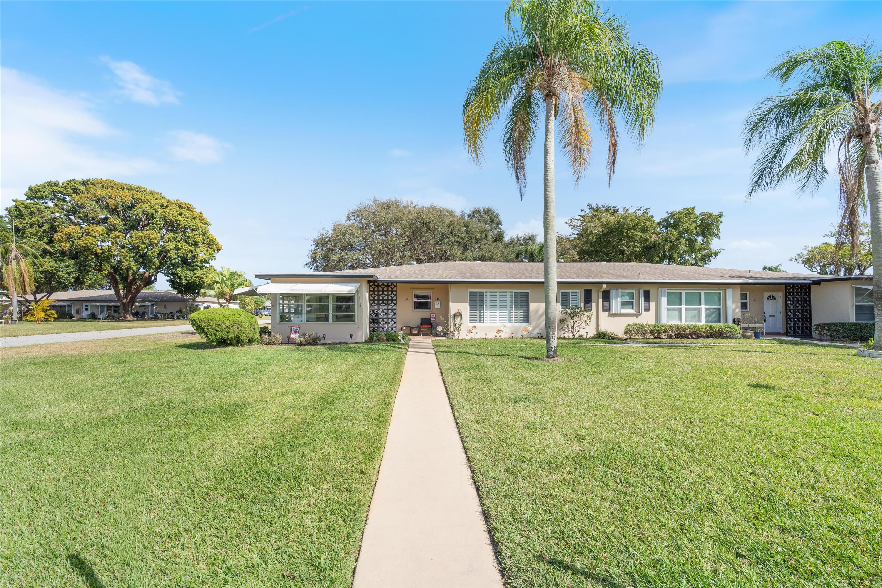 Foto de propiedad en 1022 Circle Drive A, Delray Beach, FL 33445 Delray Beach con MLS# 