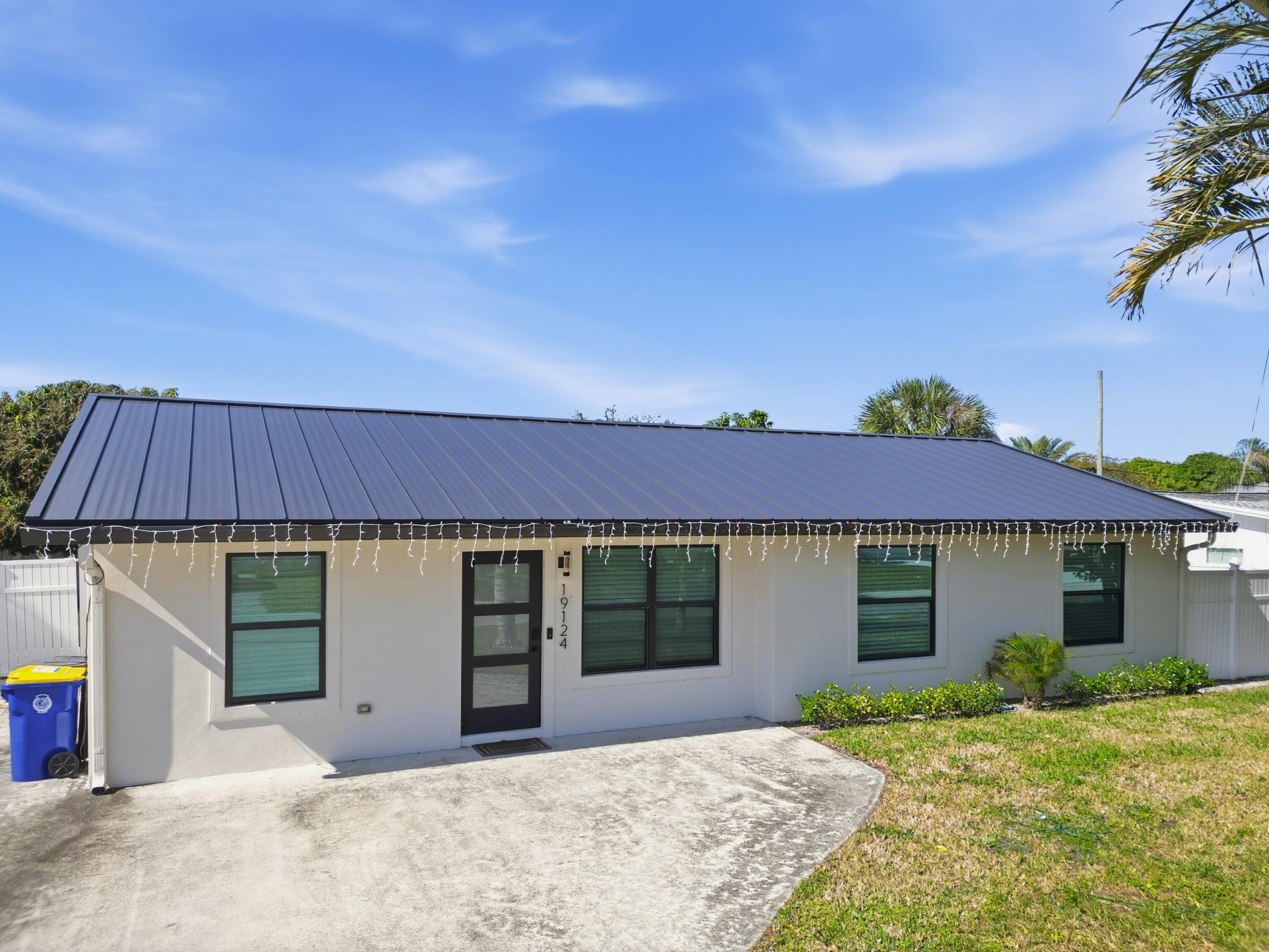 Foto de propiedad en 19124 SE Fearnley Drive, Jupiter, FL 33469 Jupiter con MLS# 