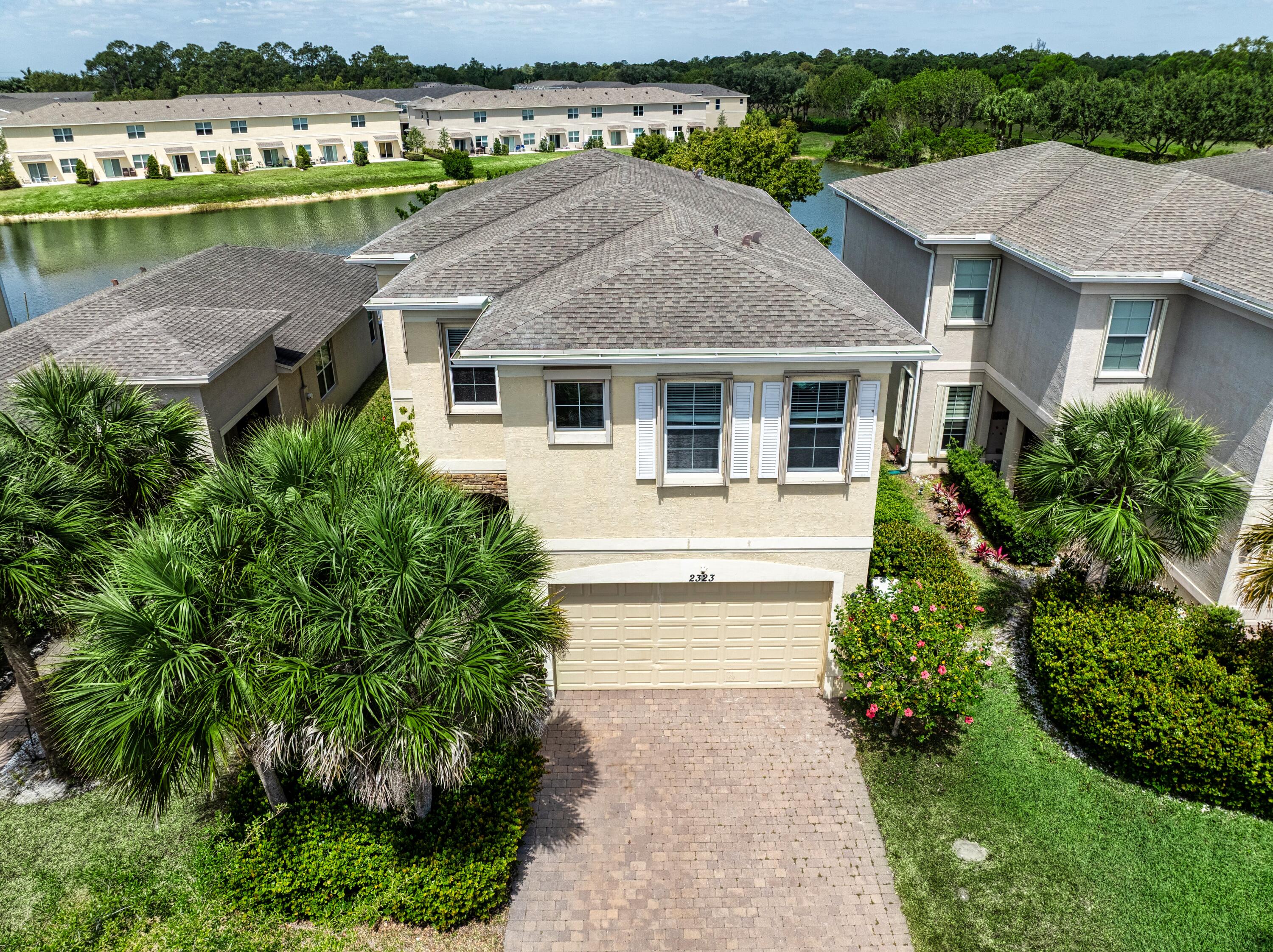 Foto de propiedad en 2323 NW Padova Street, Port St. Lucie, FL 34986 Port St. Lucie con MLS# 