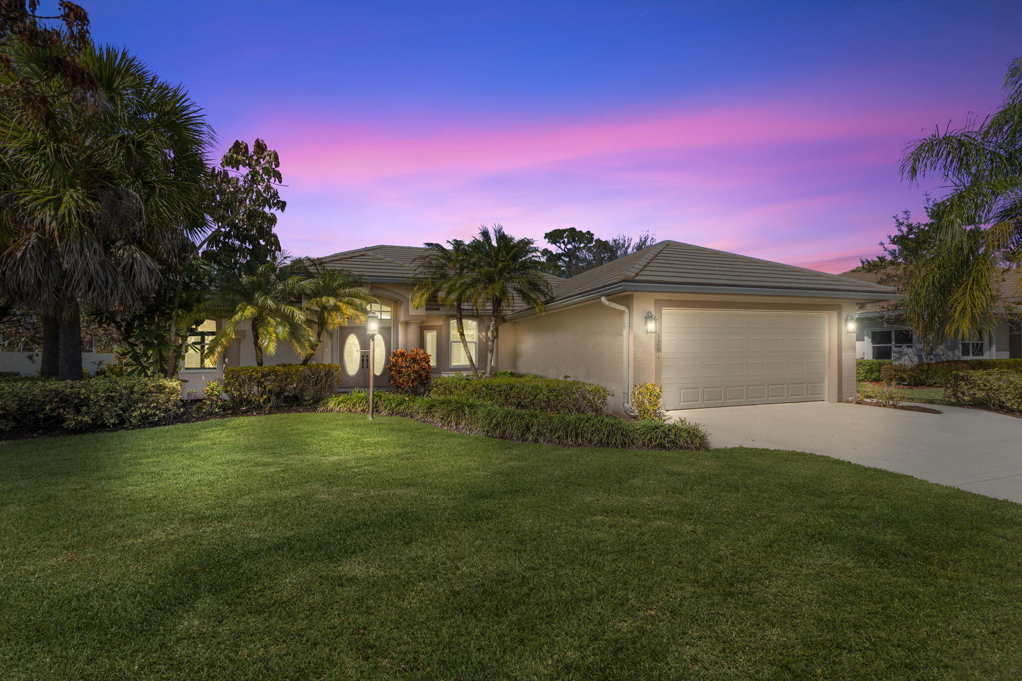 Foto de propiedad en 5291 SE Lost Lake Way, Hobe Sound, FL 33455 Hobe Sound con MLS# 