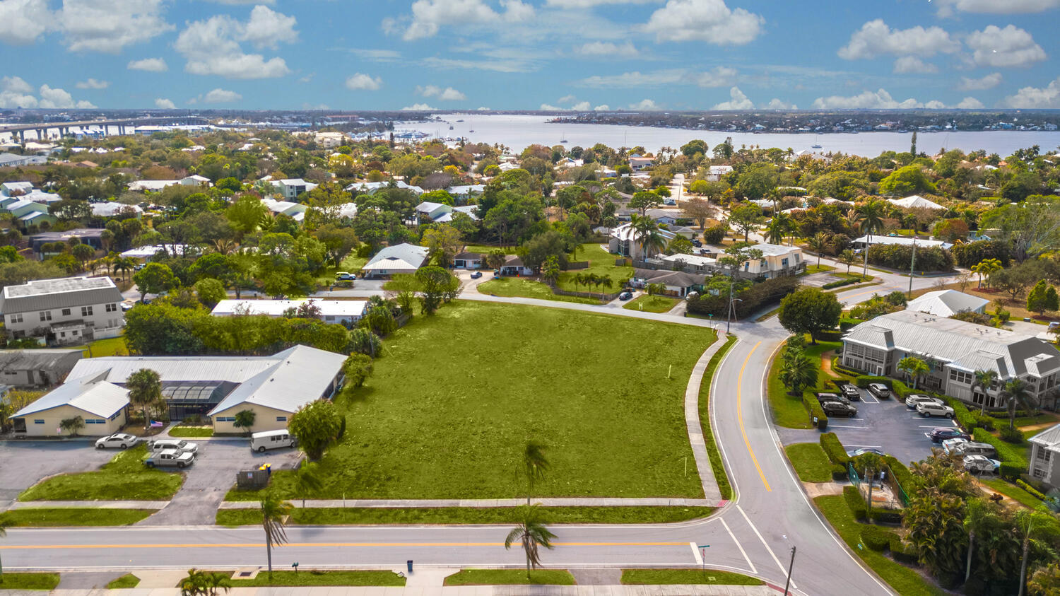 Vendido 933 & 943 NW Spruce Ridge Drive, Stuart, FL 34994, Stuart, FL 34994
