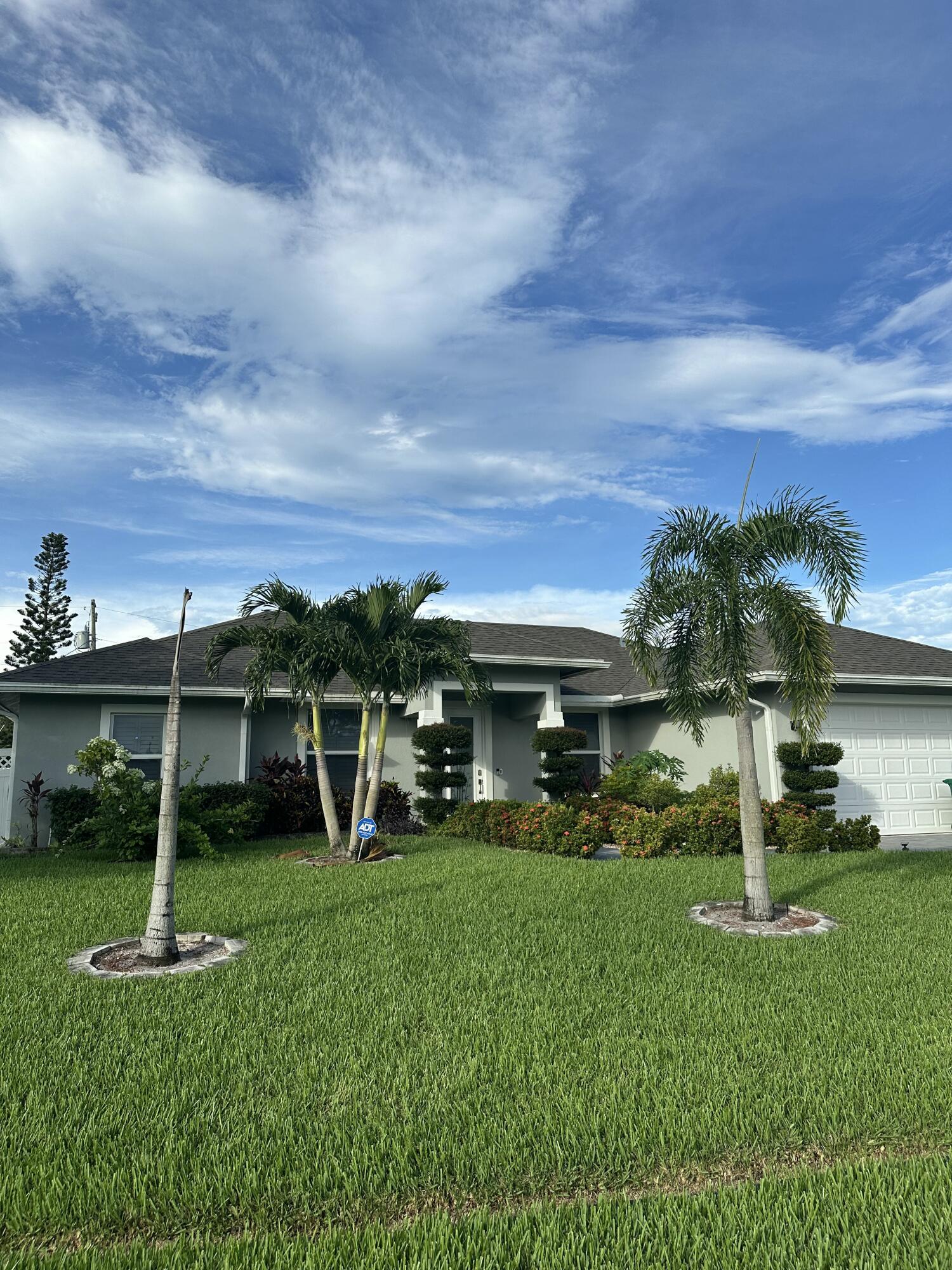 Foto de propiedad en 1159 SW Edinburgh Drive, Port St. Lucie, FL 34953 Port St. Lucie con MLS# 