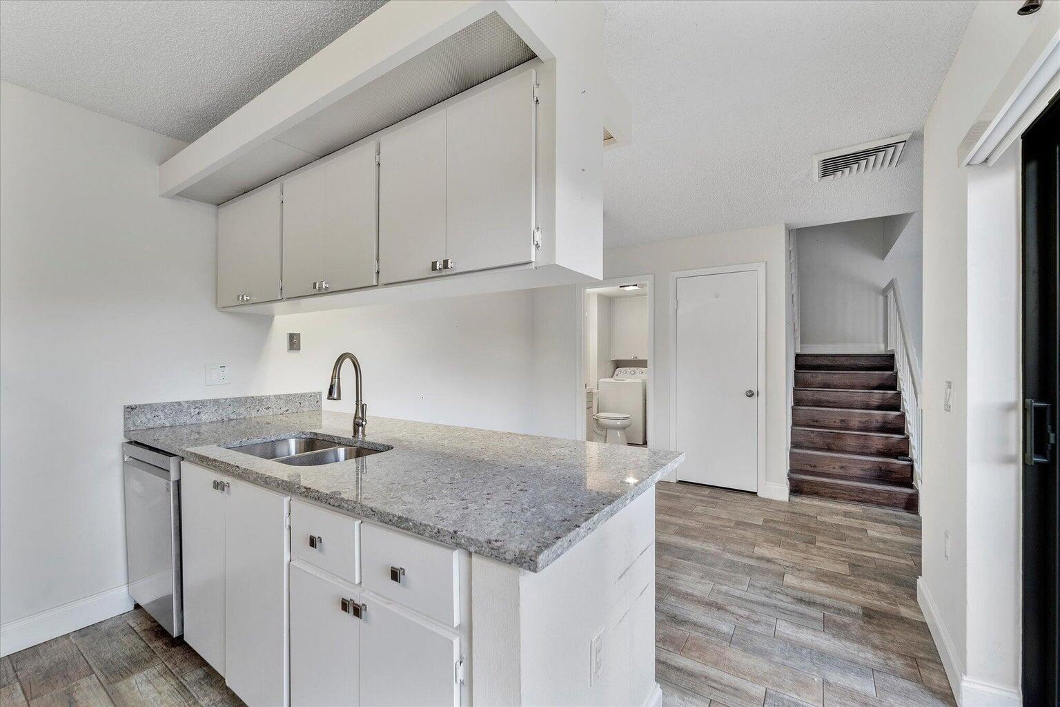 Foto de propiedad en 557 Green Springs Place, West Palm Beach, FL 33409 West Palm Beach con MLS# 