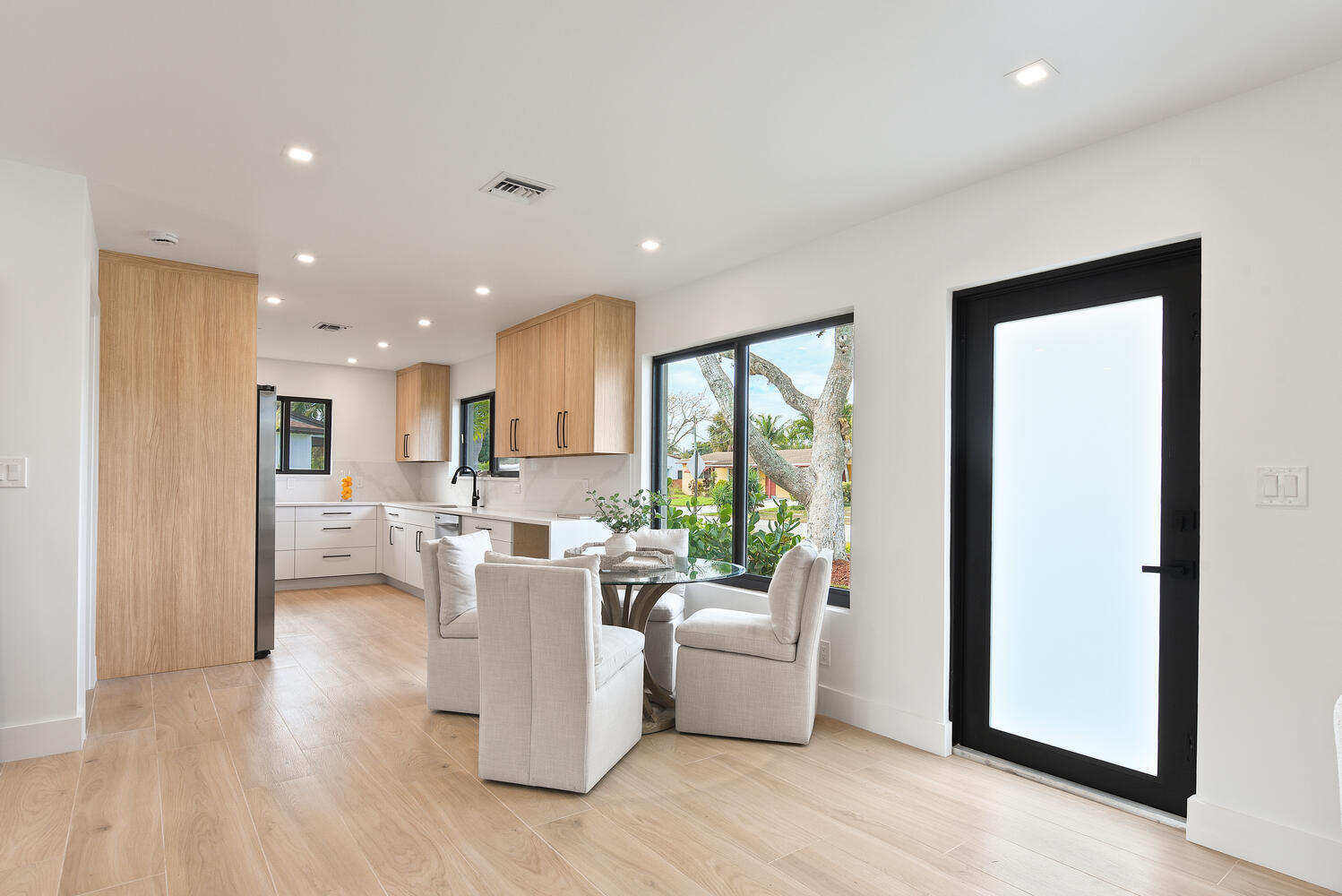 Foto de propiedad en 1320 S Deerfield Avenue, Deerfield Beach, FL 33441 Deerfield Beach con MLS# 