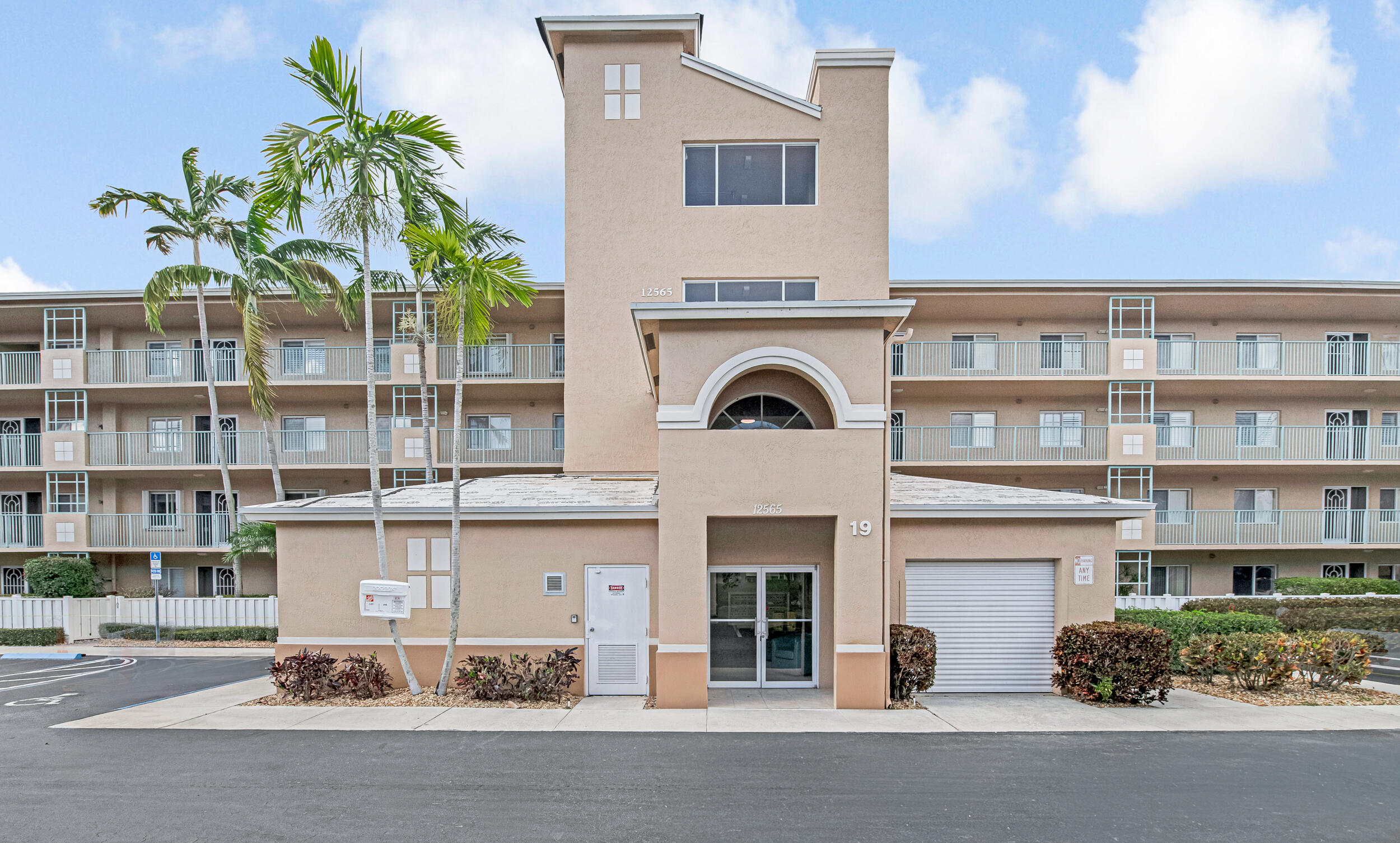 Foto de propiedad en 12565 Imperial Isle Drive 208, Boynton Beach, FL 33437 Boynton Beach con MLS# 