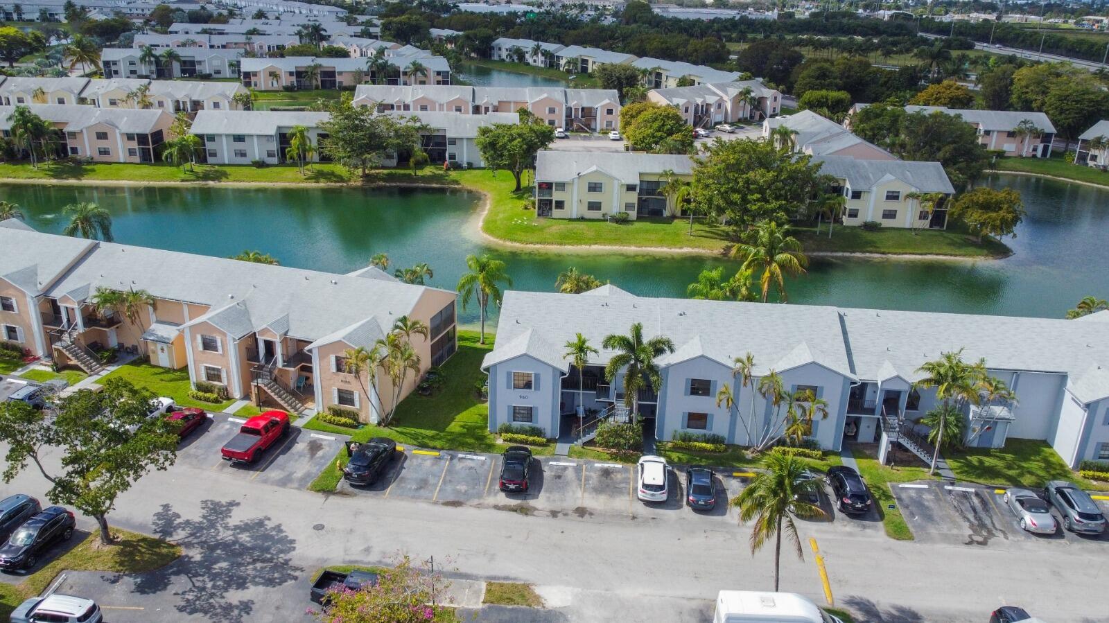 Foto de propiedad en 960 N Franklin Avenue 960d, Homestead, FL 33034 Homestead con MLS# 