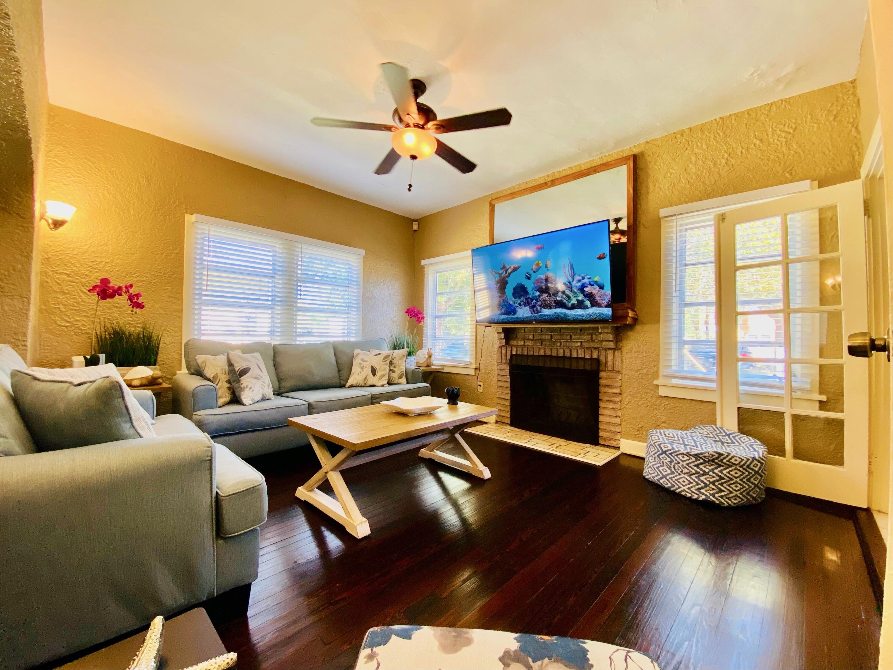 Foto de propiedad en 5555 Garden Avenue Sfh With A Detached Apt. Bldg., West Palm Beach, FL 33405 West Palm Beach con MLS# 