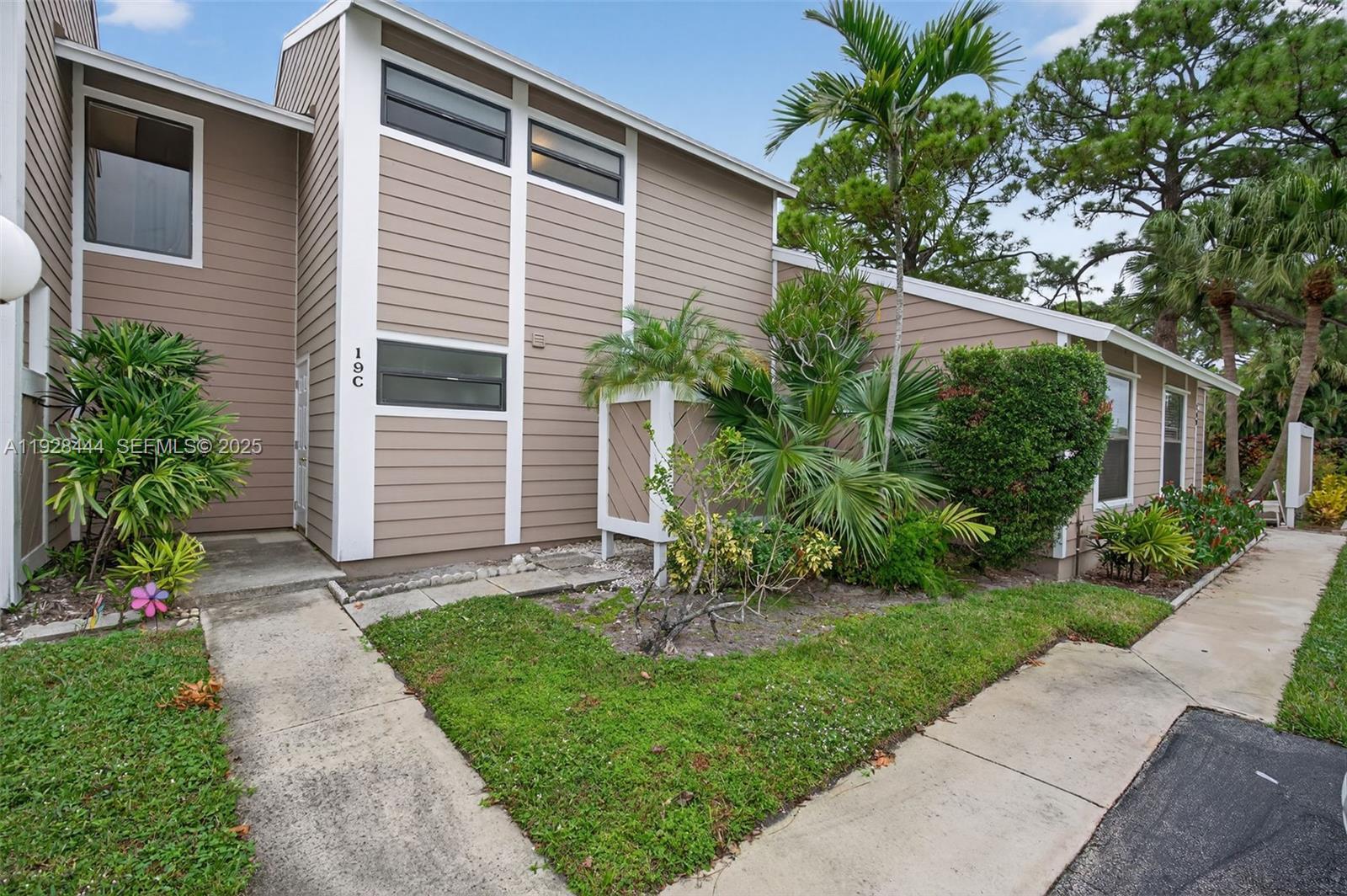 Foto de propiedad en 707 Stonewood Court 19c, Jupiter, FL 33458 Jupiter con MLS# 
