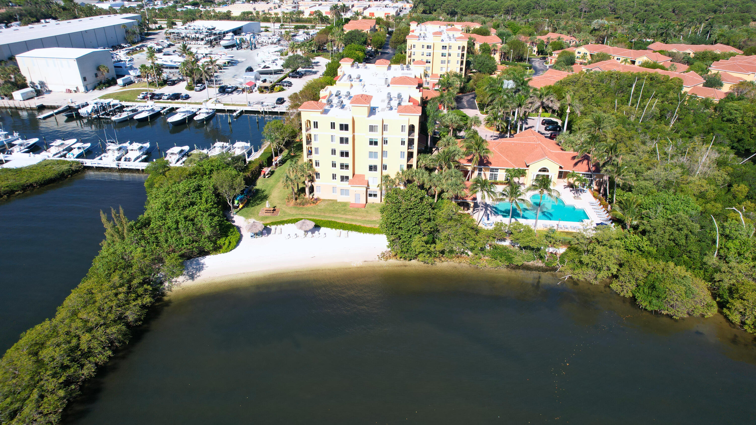 Foto de propiedad en 800 Scotia Drive 203, Hypoluxo, FL 33462 Hypoluxo con MLS# 