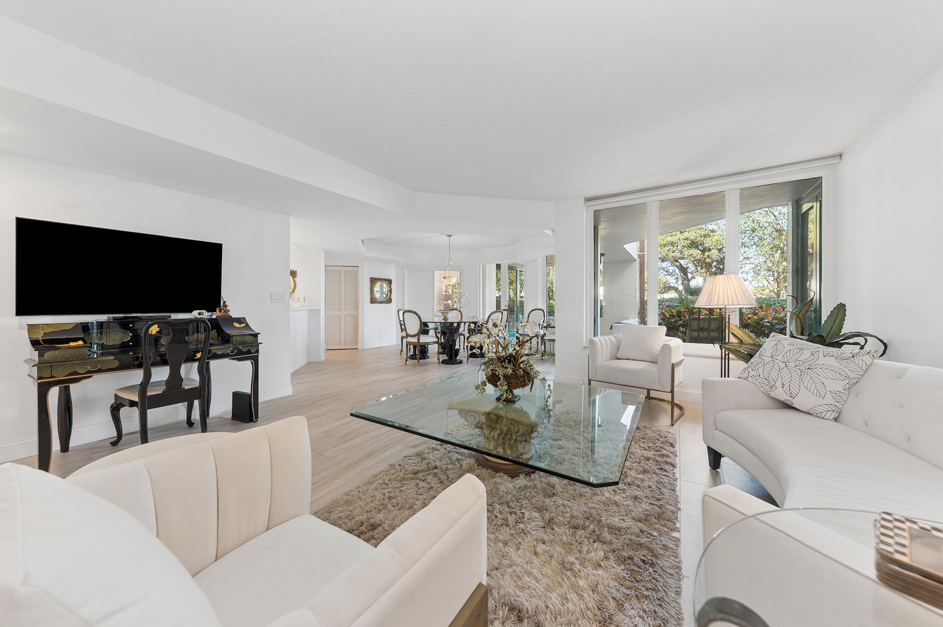 Foto de propiedad en 100 SE 5th Avenue 102, Boca Raton, FL 33432 Boca Raton con MLS# 