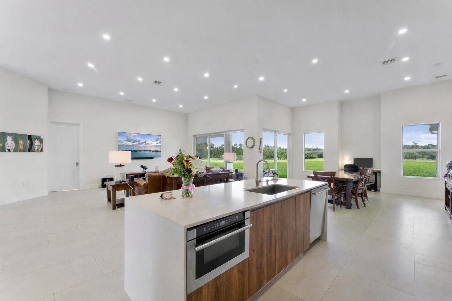 Foto de propiedad en 19921 Skyhawk Lane, The Acreage, FL 33470 The Acreage con MLS# 