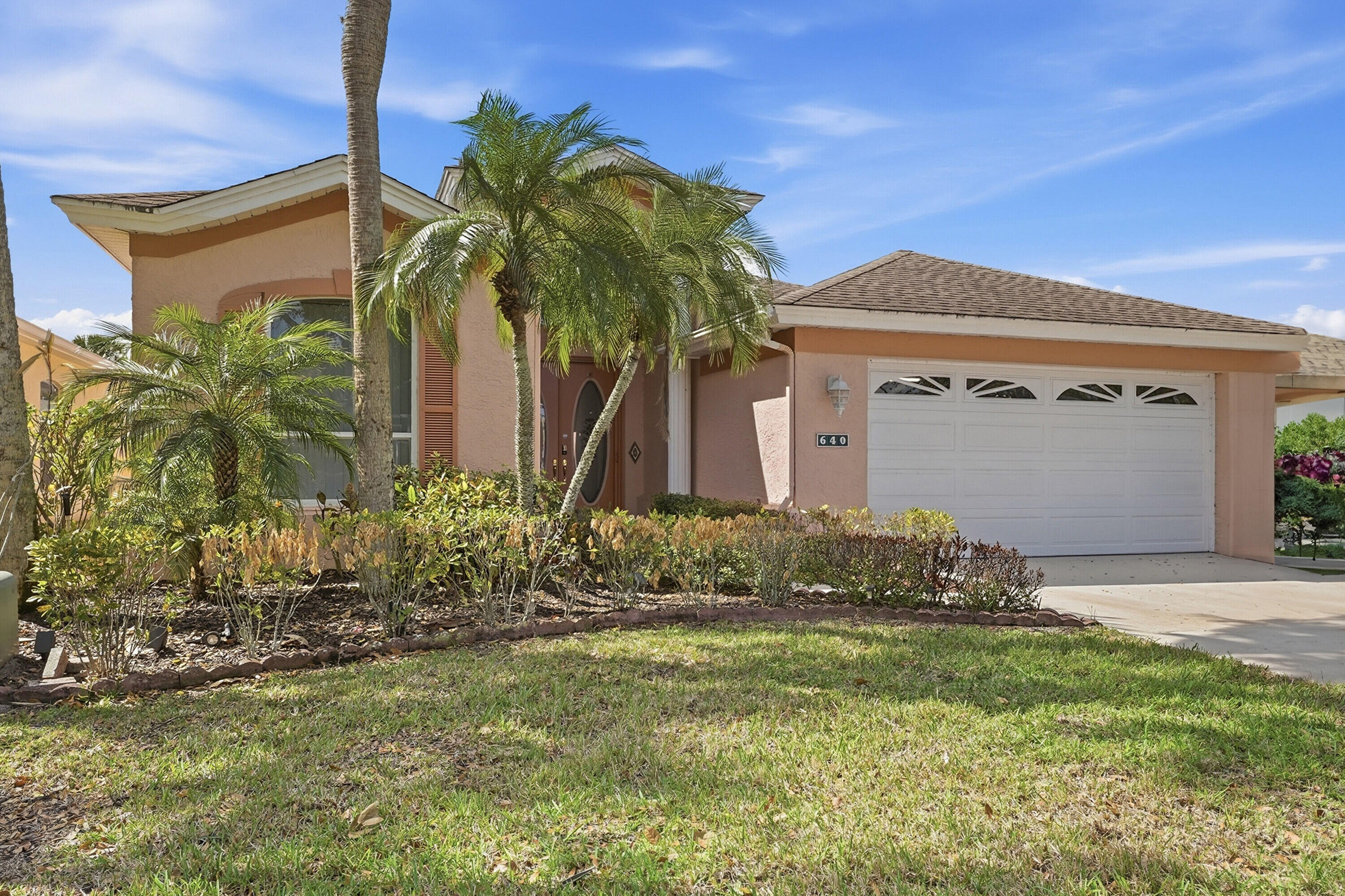 Foto de propiedad en 640 NW Venetto Court, Port St. Lucie, FL 34986 Port St. Lucie con MLS# 