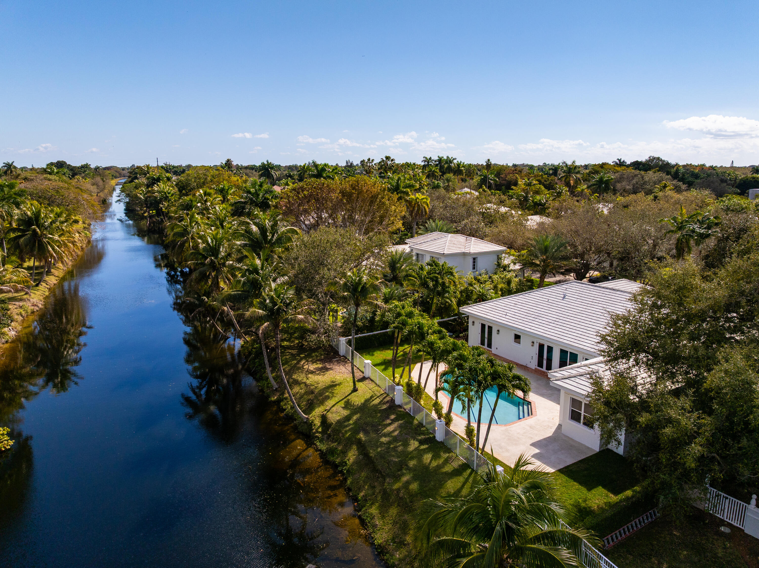 Foto de propiedad en 6371 SW 87th Terrace, Pinecrest, FL 33156 Pinecrest con MLS# 