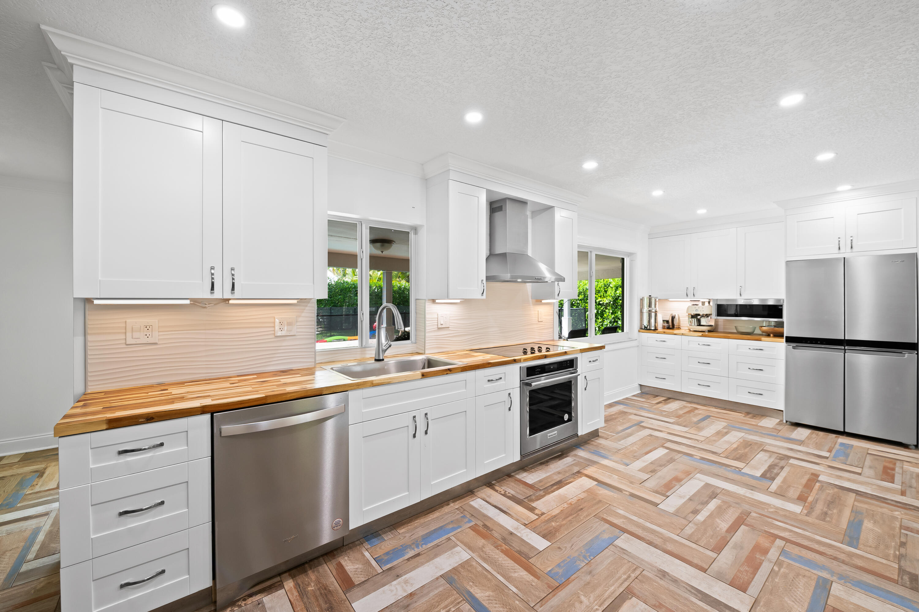 Foto de propiedad en 3333 NW 26th Court, Boca Raton, FL 33434 Boca Raton con MLS# 