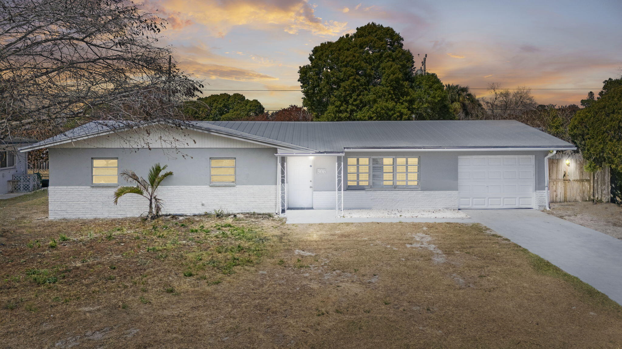 Foto de propiedad en 306 Riomar Drive, Port St. Lucie, FL 34952 Port St. Lucie con MLS# 